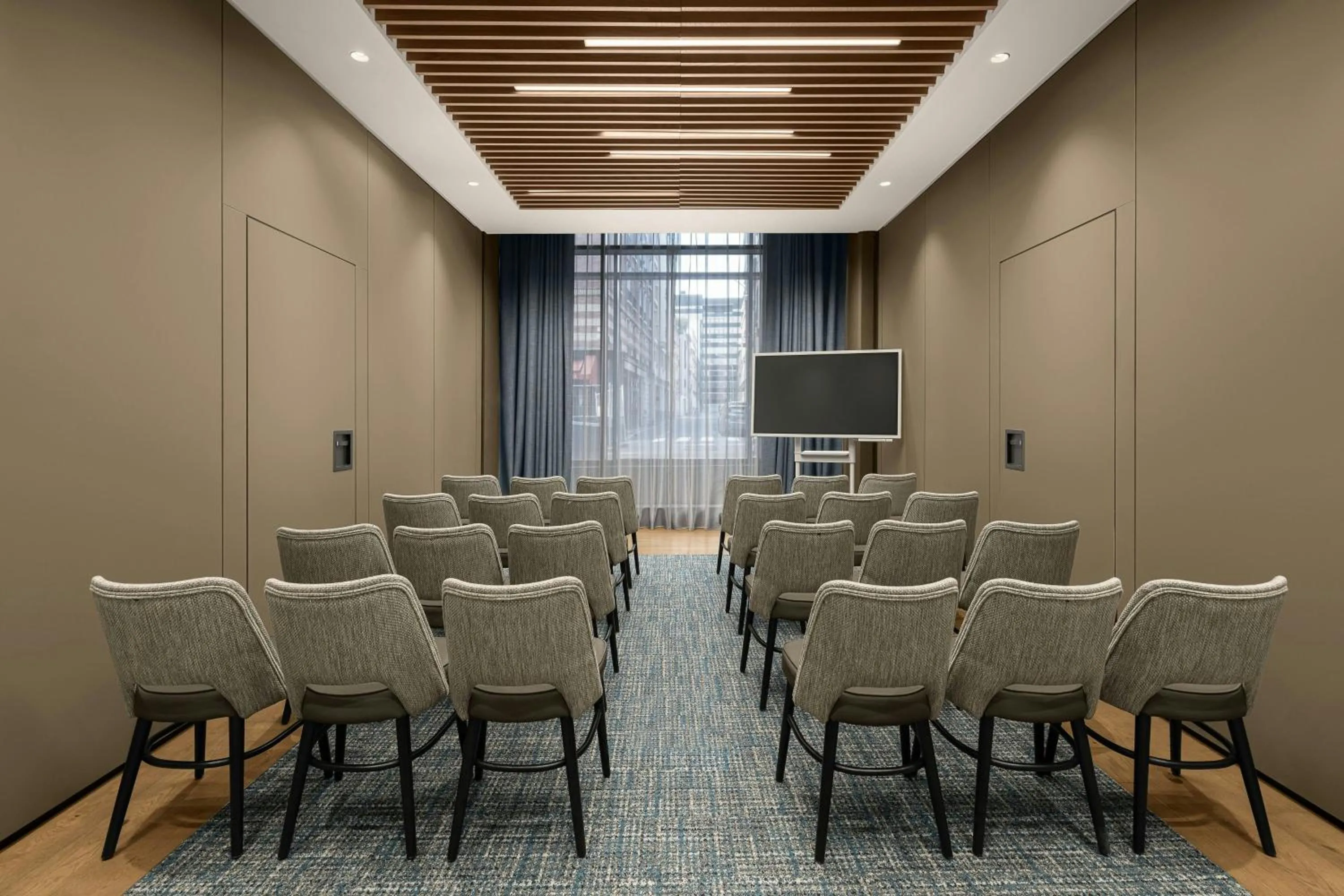 Meeting/conference room in Courtyard by Marriott Paris Porte de Versailles