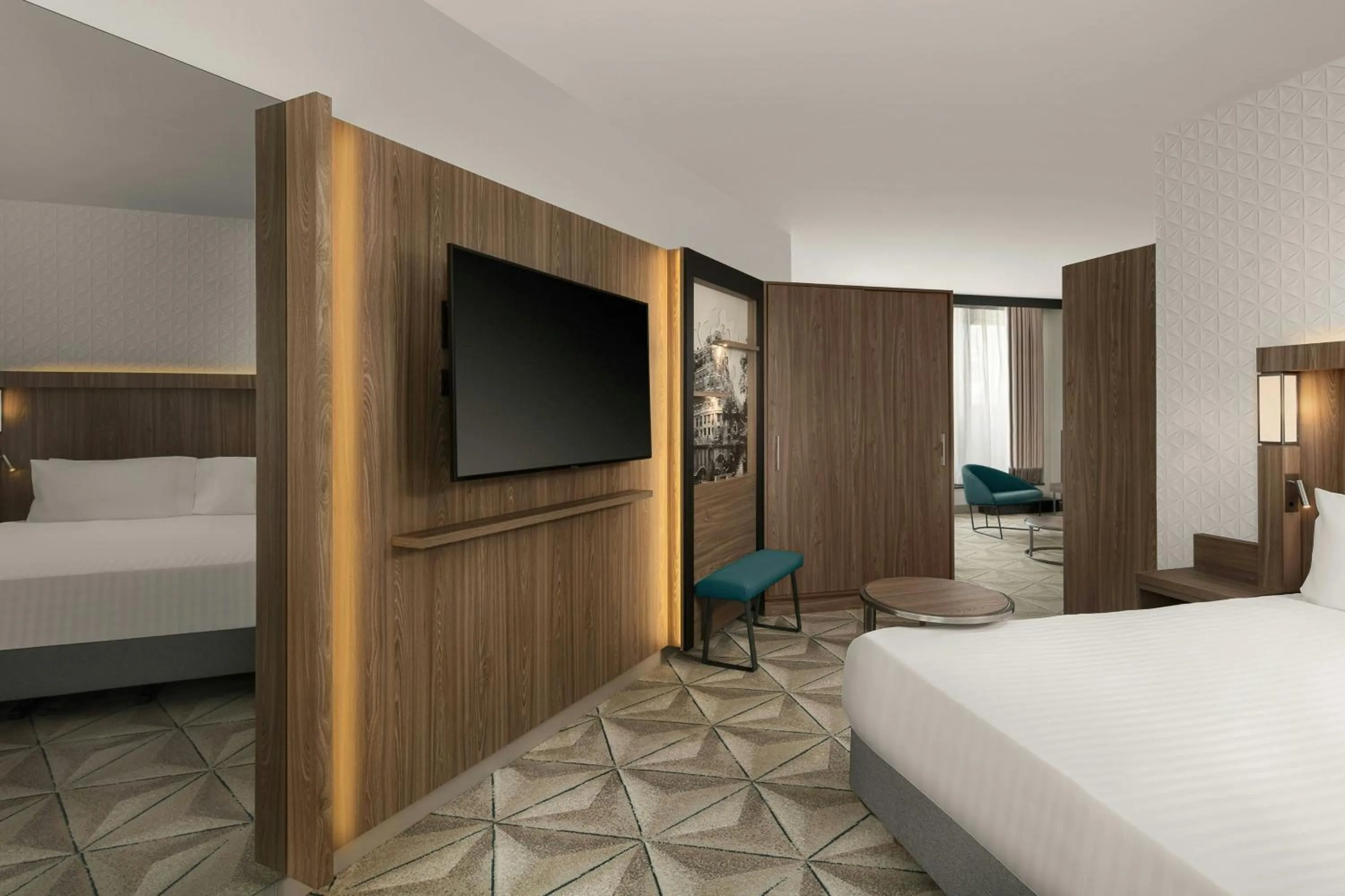Bedroom, Bed in Courtyard by Marriott Paris Porte de Versailles