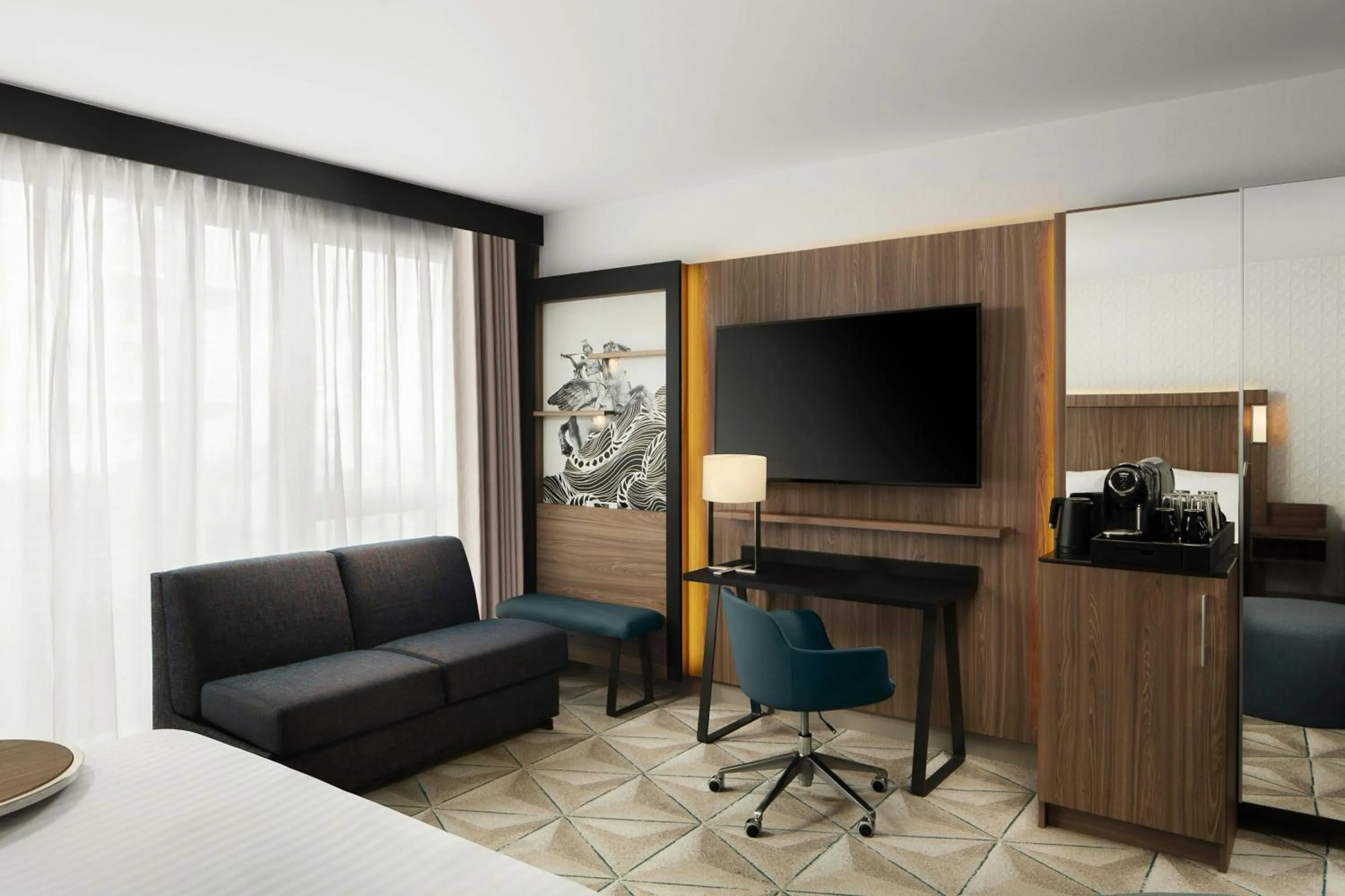 Bedroom, Bed in Courtyard by Marriott Paris Porte de Versailles
