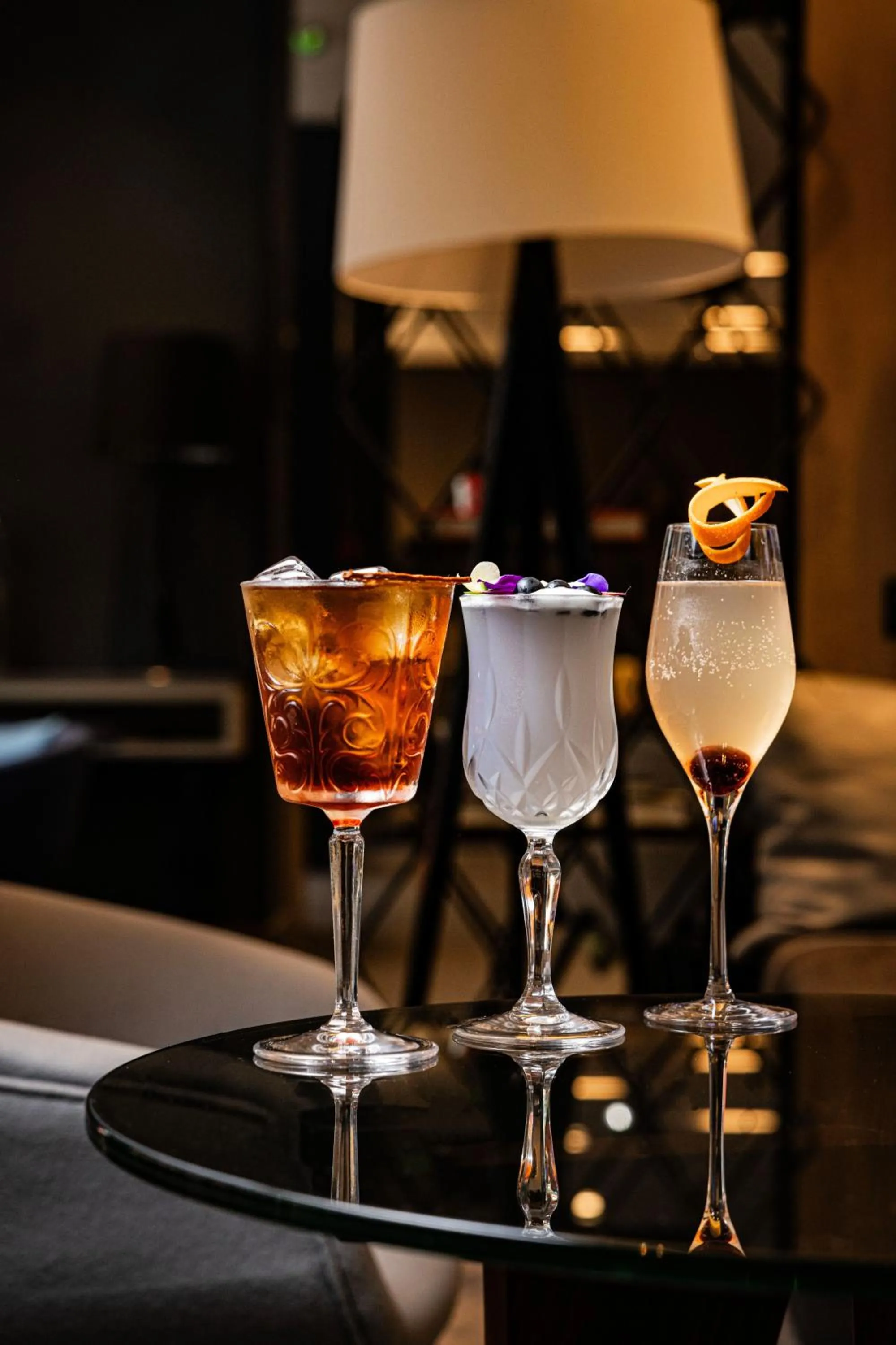 Lounge or bar in Courtyard by Marriott Paris Porte de Versailles