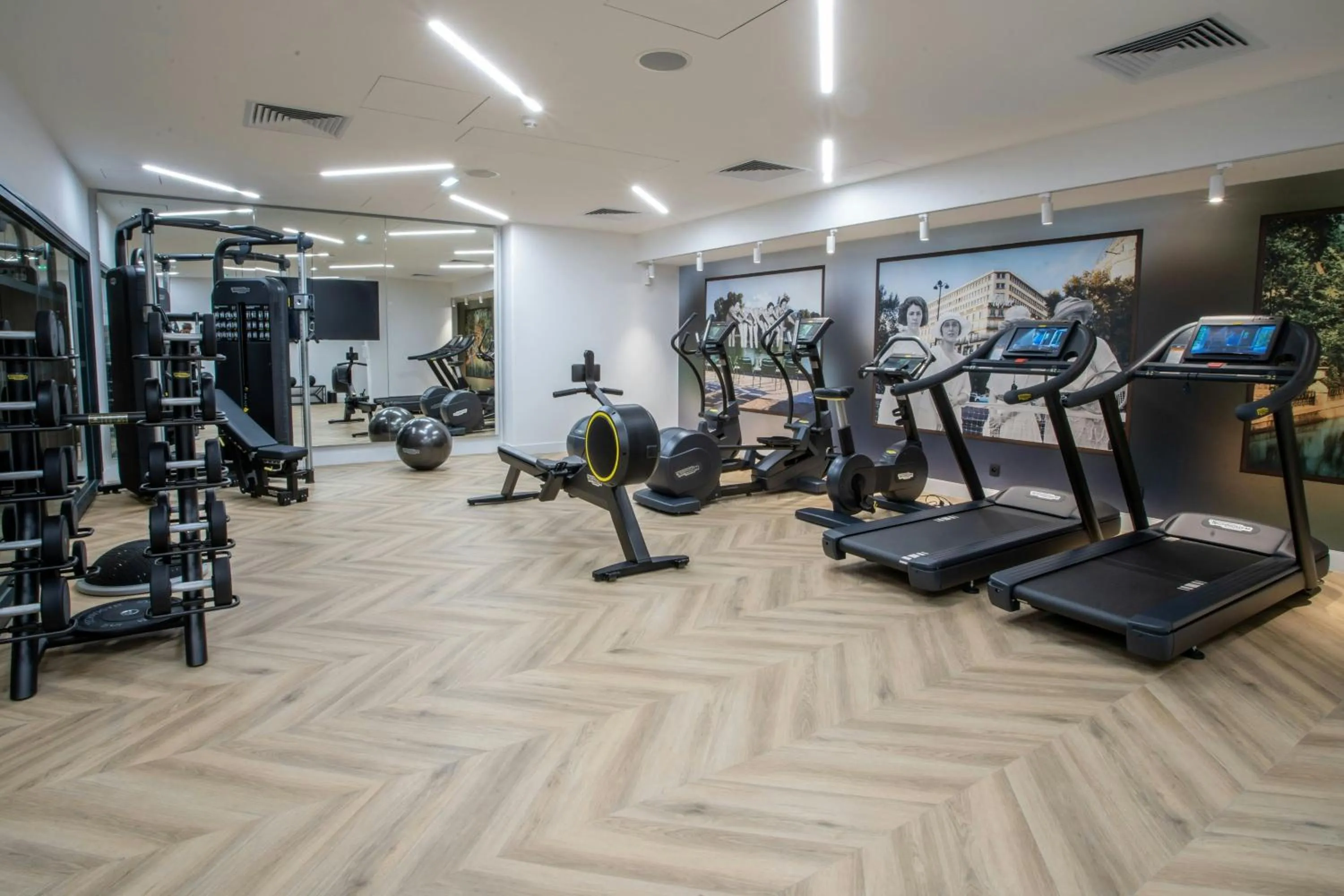 Fitness centre/facilities in Courtyard by Marriott Paris Porte de Versailles