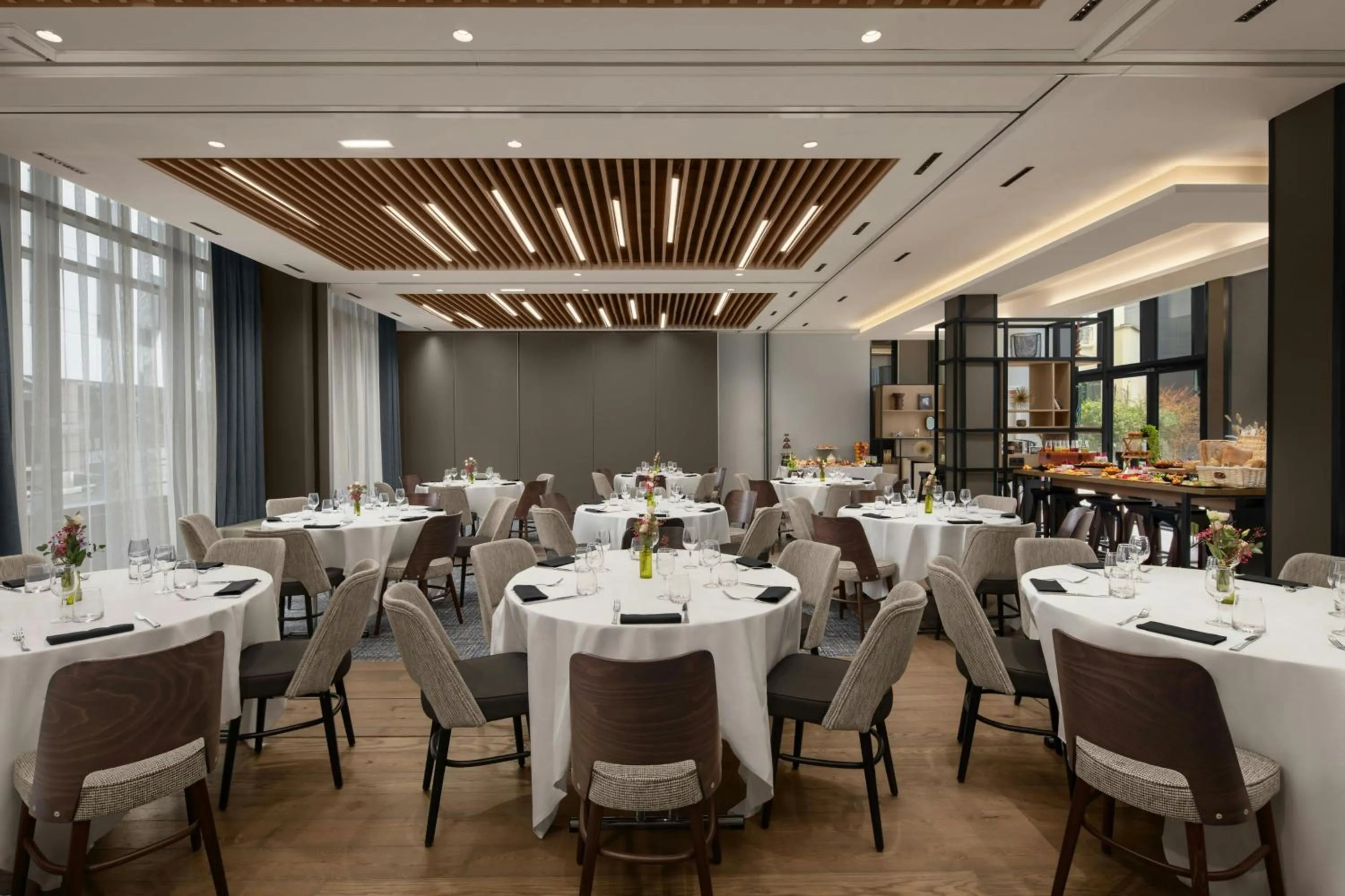 Meeting/conference room in Courtyard by Marriott Paris Porte de Versailles