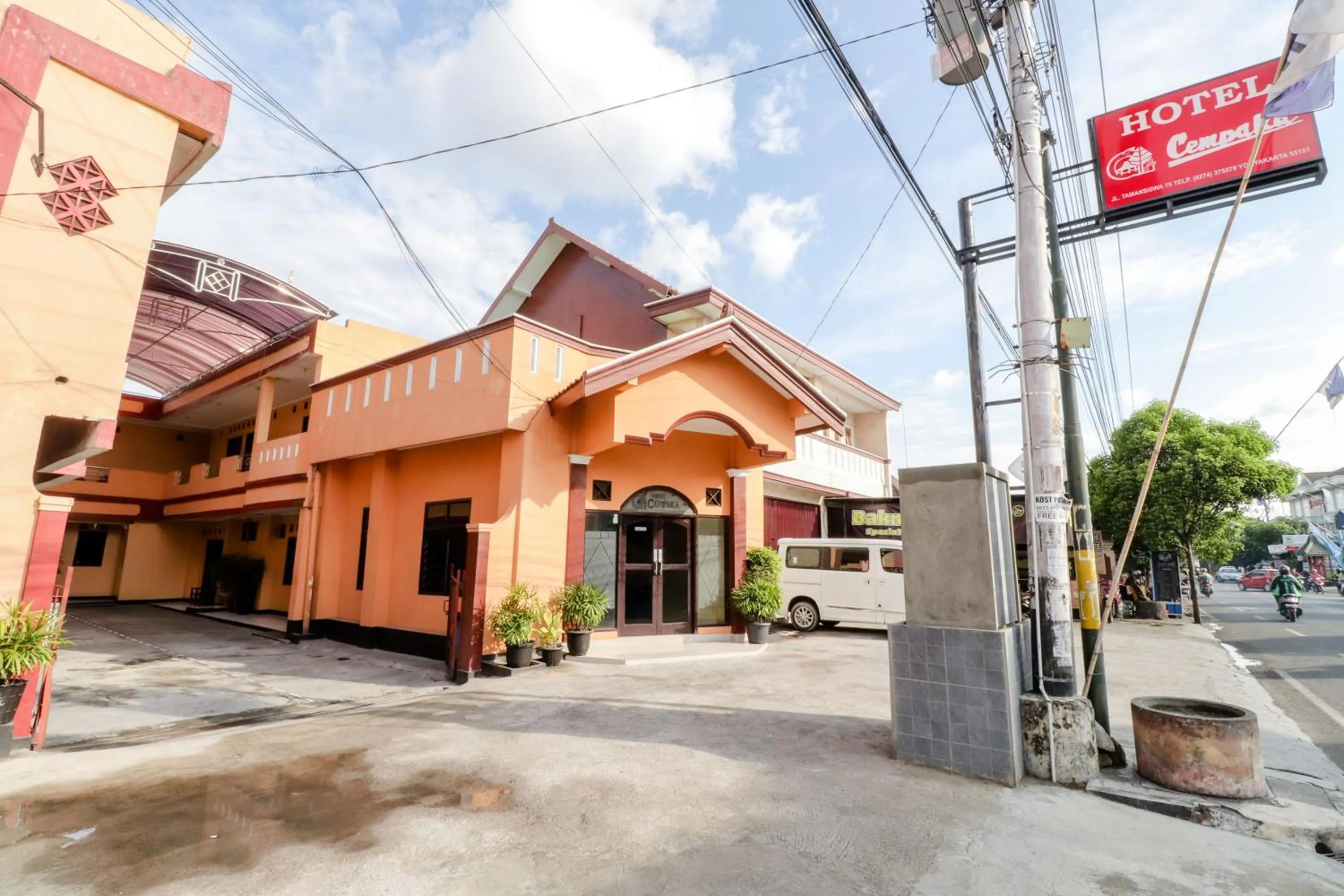 Facade/entrance in Cempaka Hotel