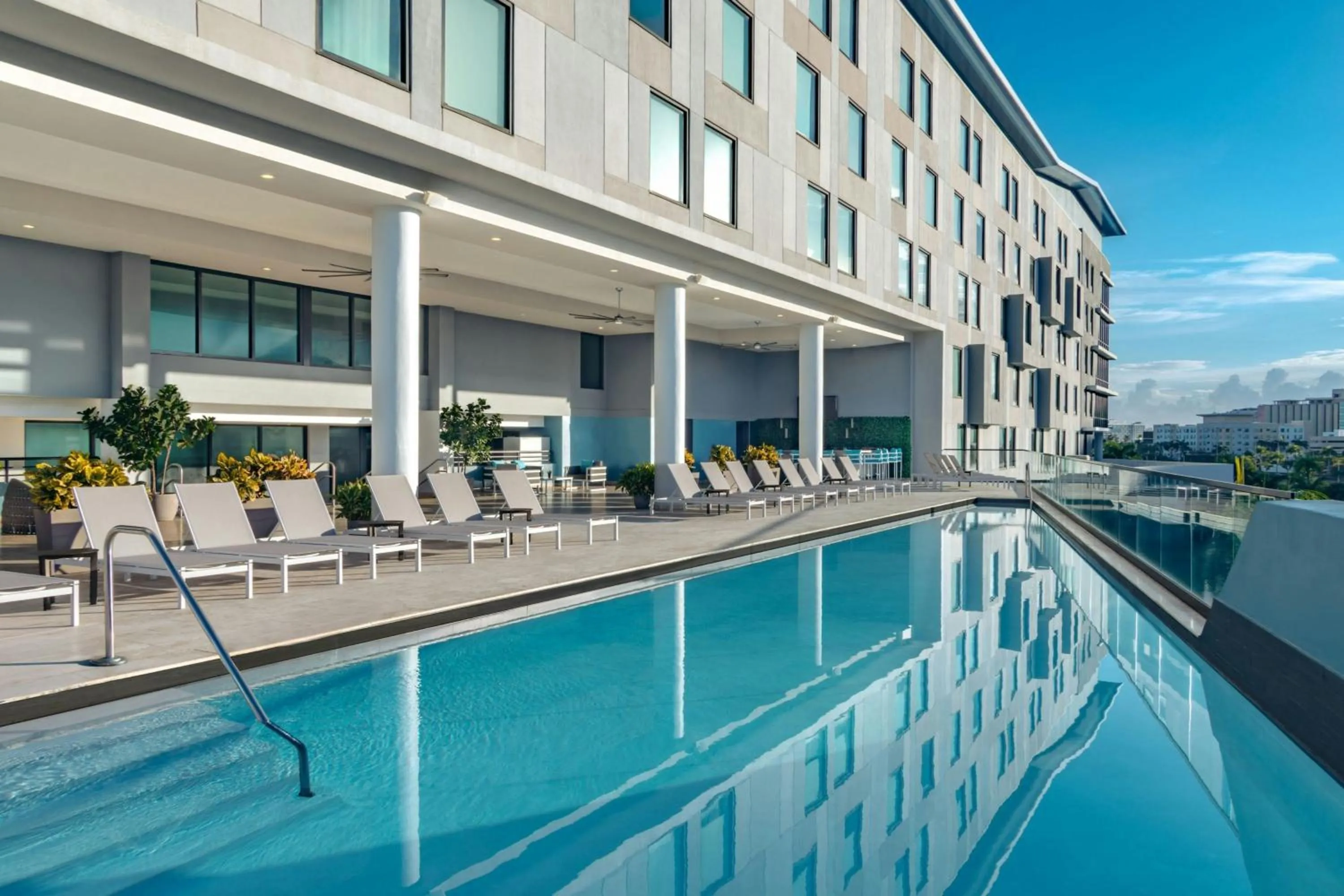 Swimming pool in Aloft San Juan