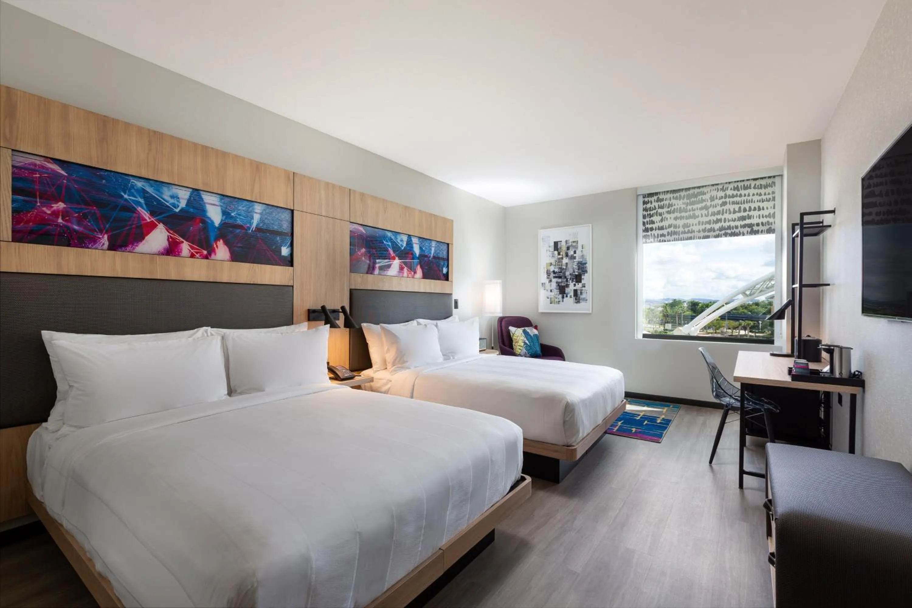 Photo of the whole room, Bed in Aloft San Juan