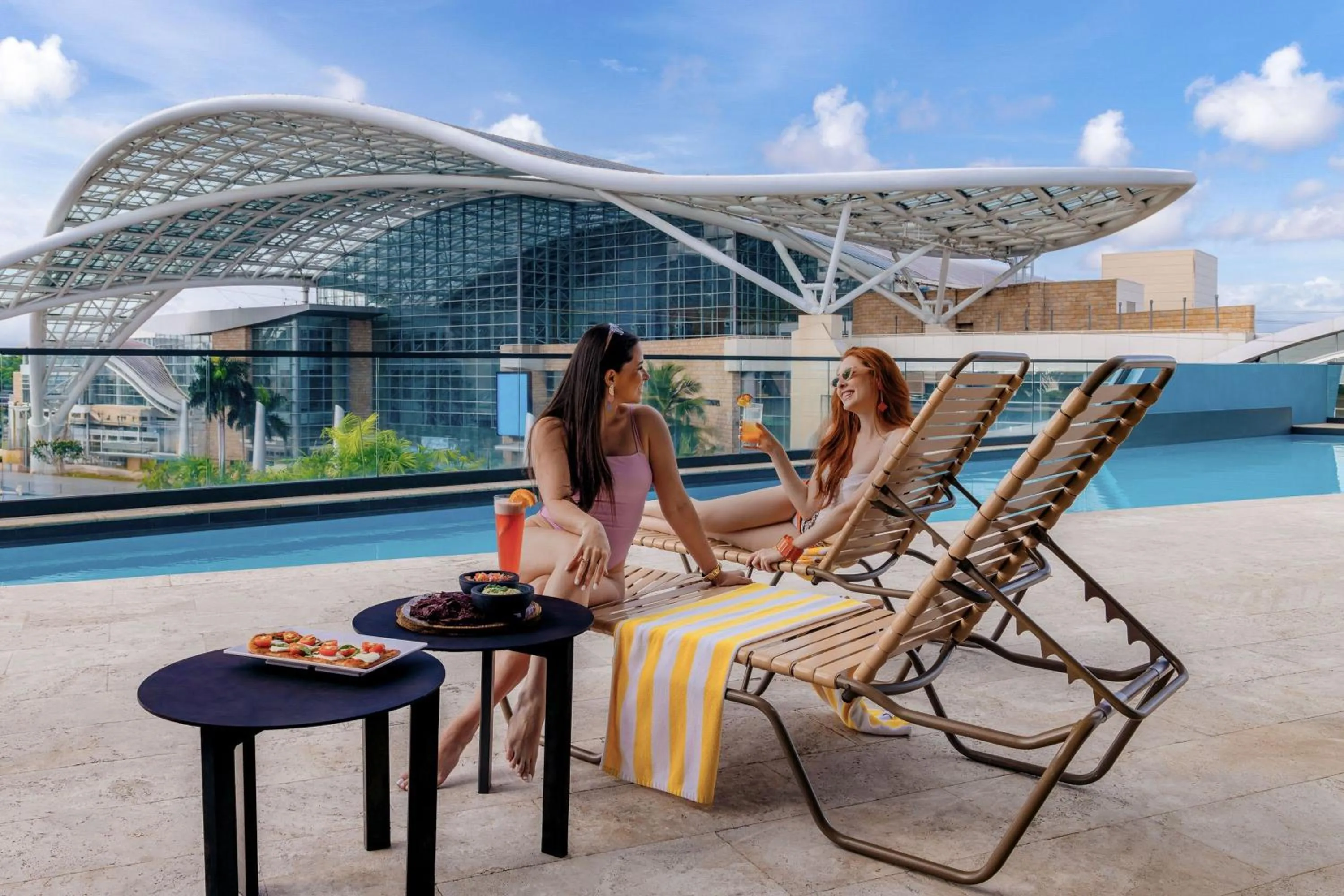 Swimming pool in Aloft San Juan