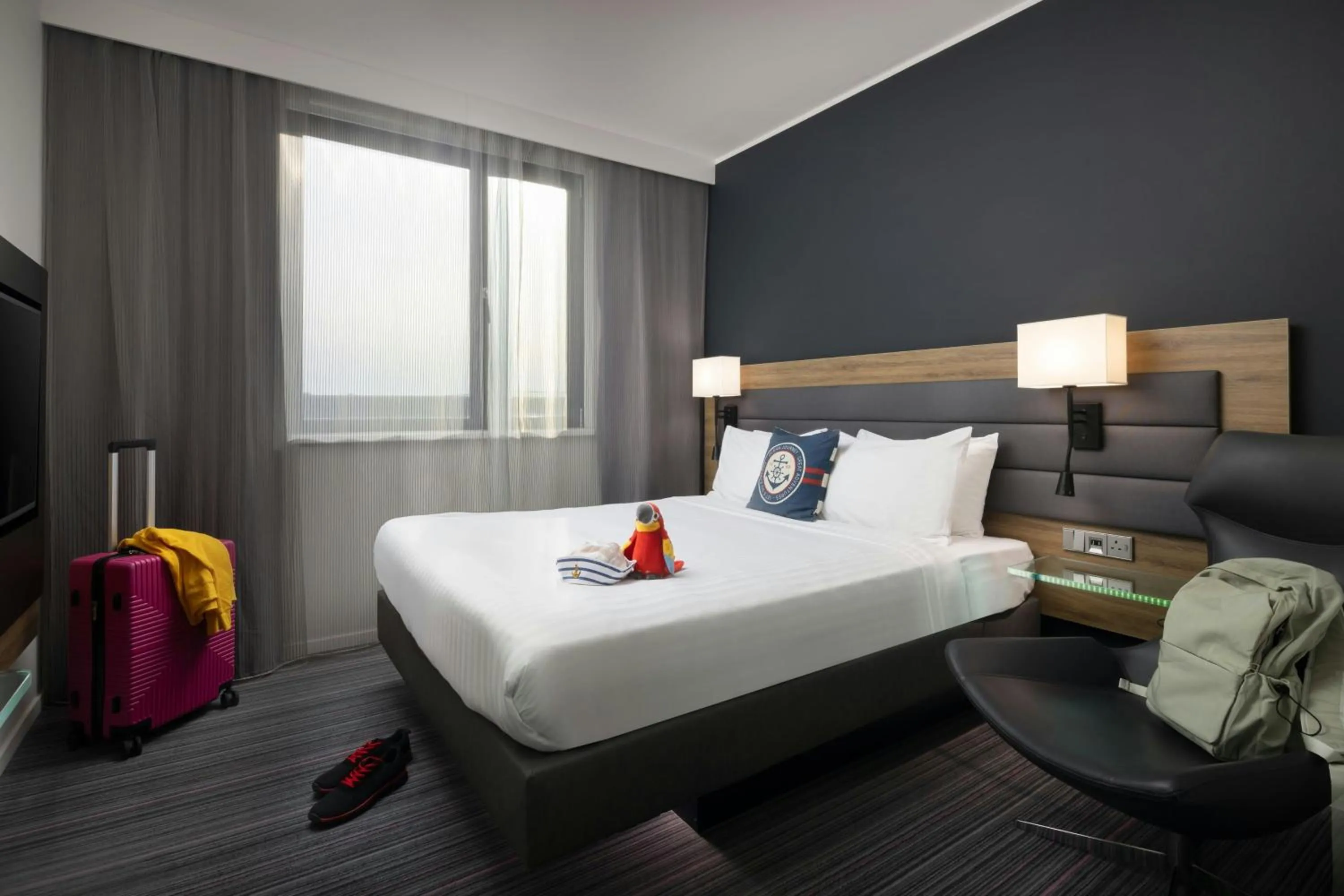 Photo of the whole room, Bed in Moxy Southampton