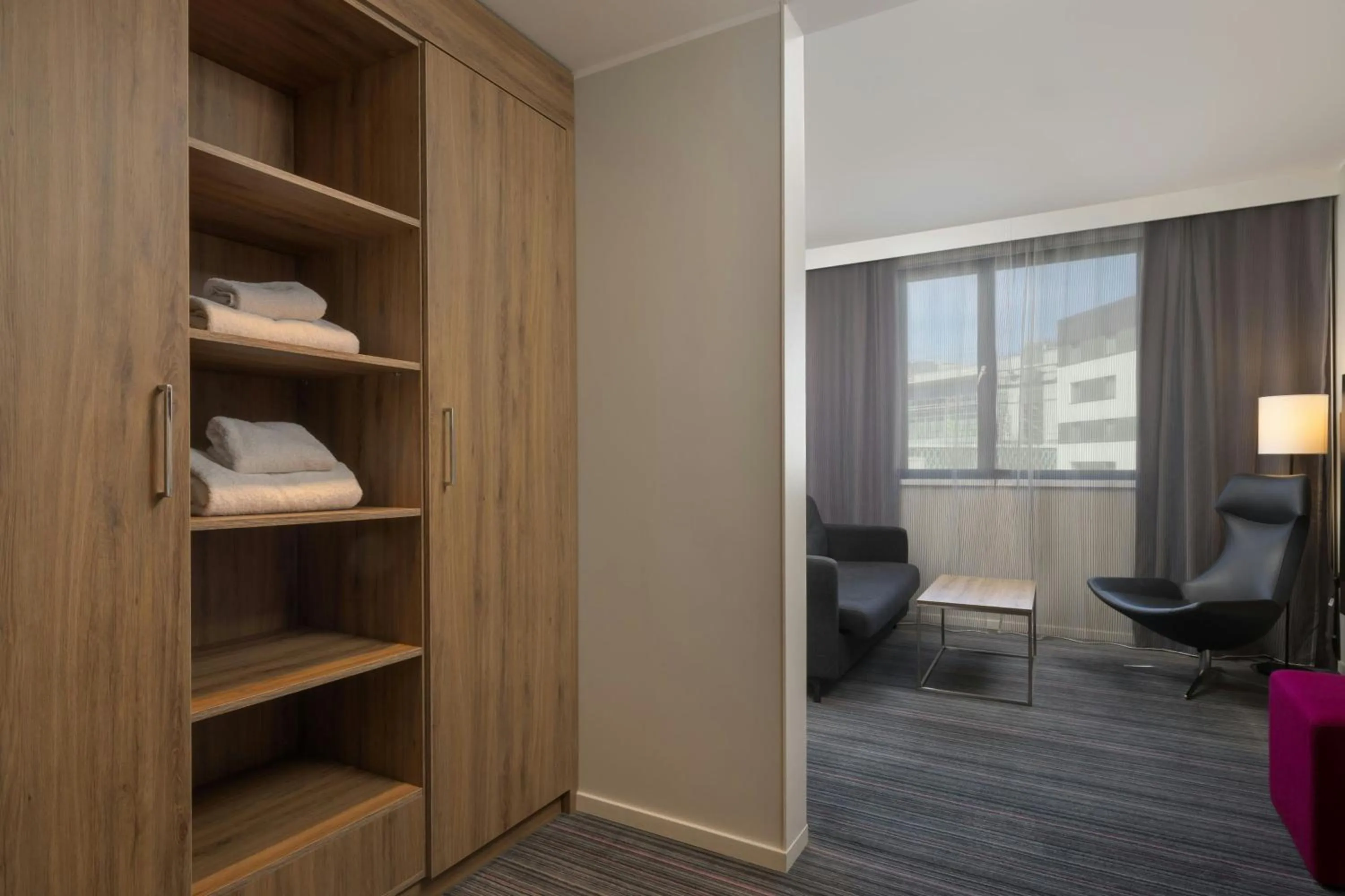 Photo of the whole room in Moxy Southampton