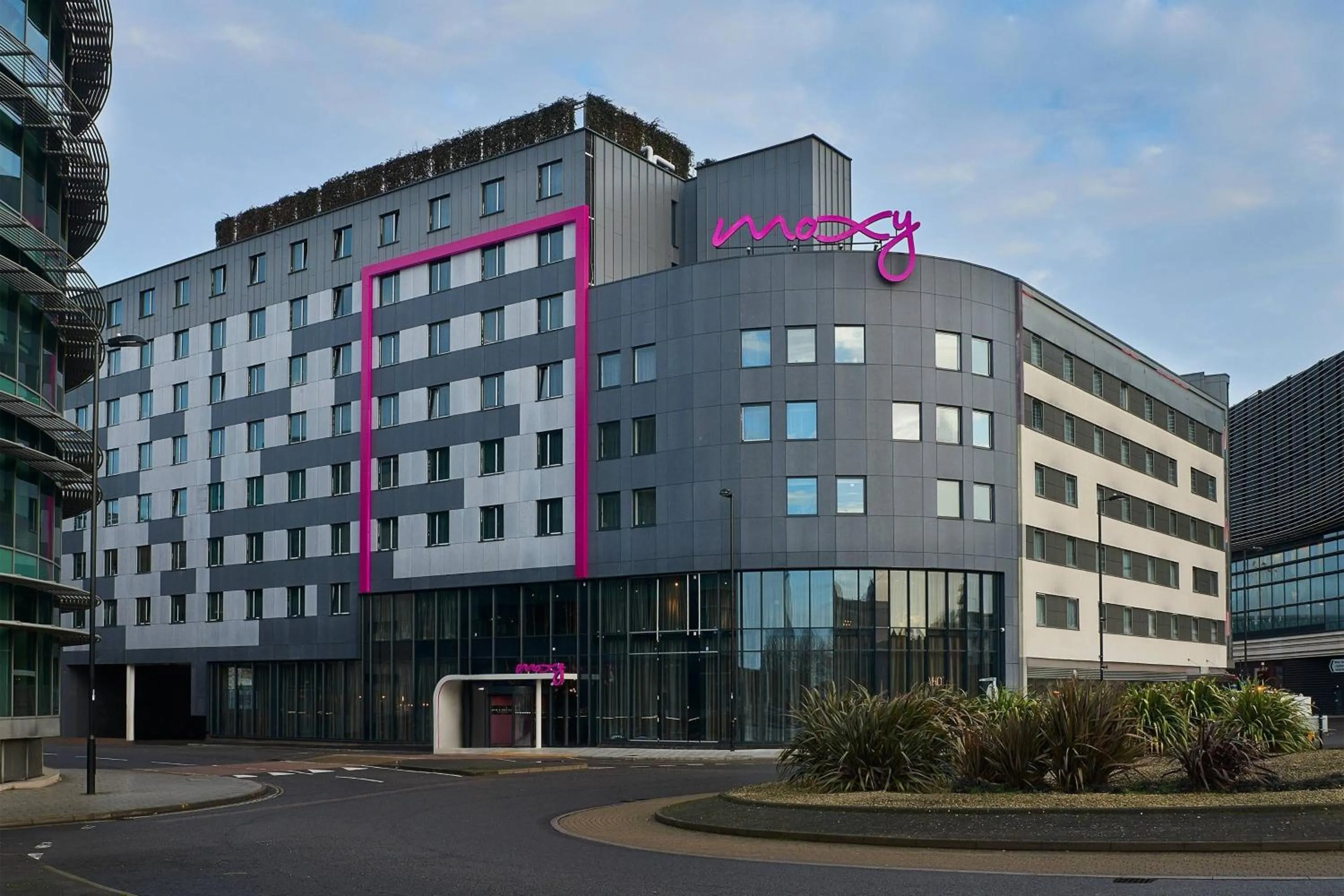 Property building in Moxy Southampton