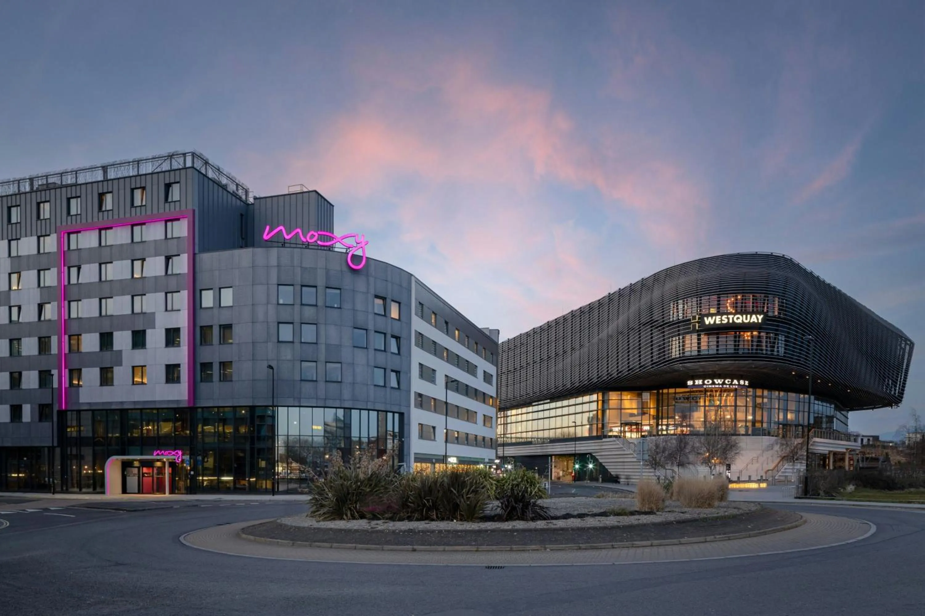 Property building in Moxy Southampton