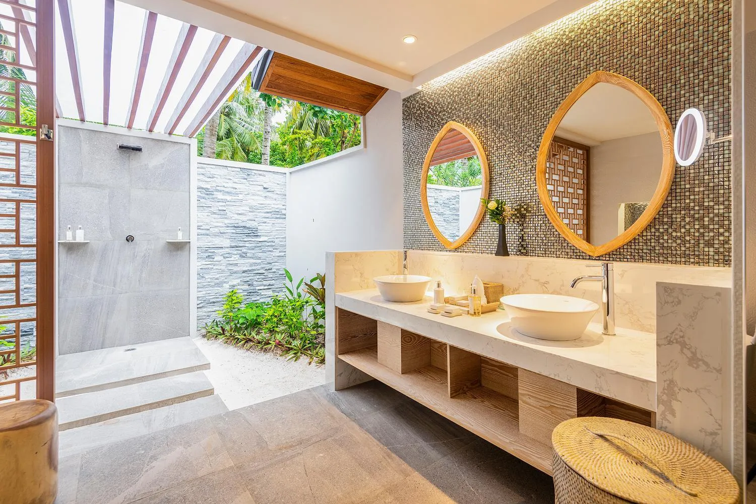 Shower in Lily Beach Resort and Spa - All Inclusive