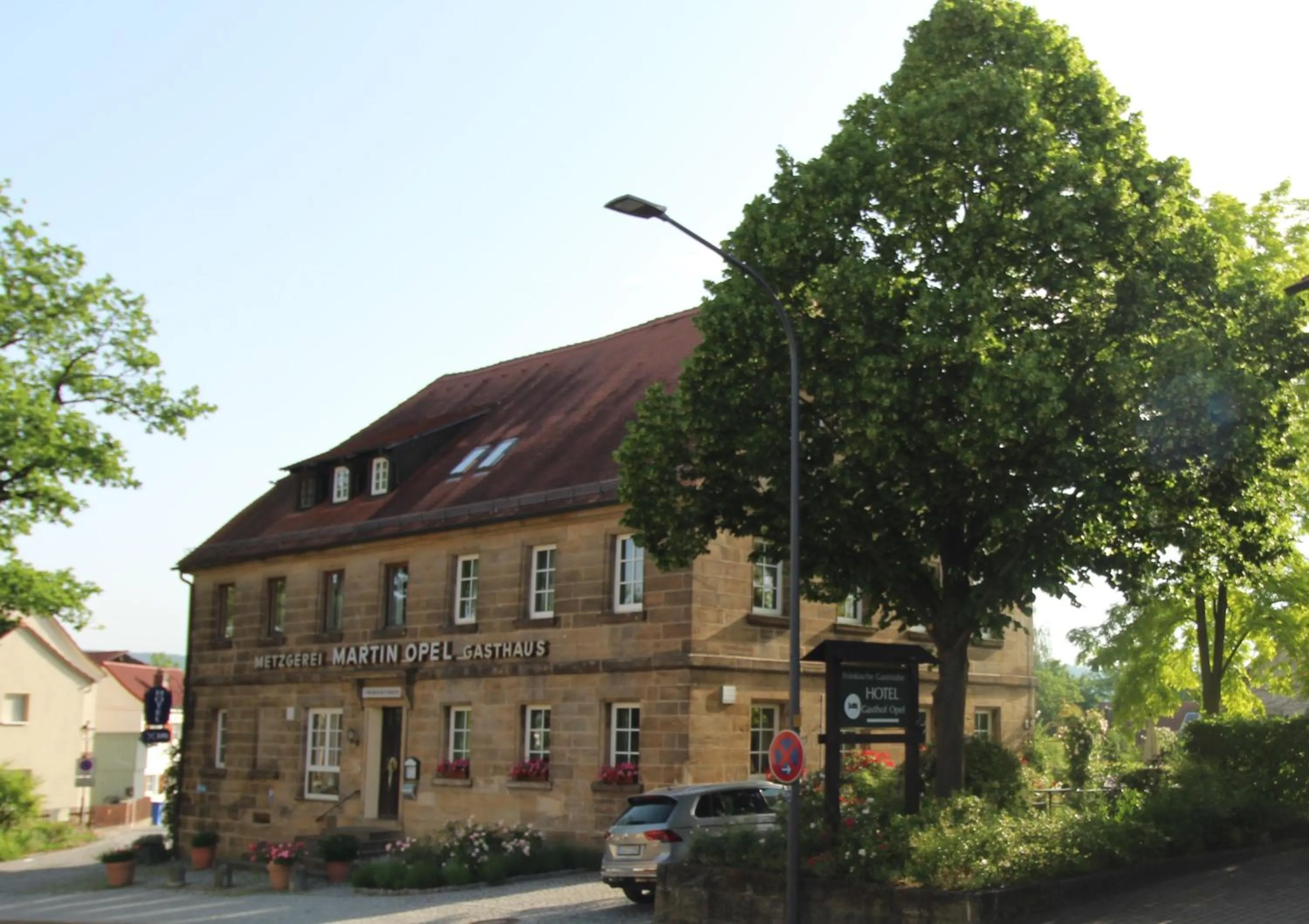 Property building in Hotel-Gasthof Opel Bed & Breakfast