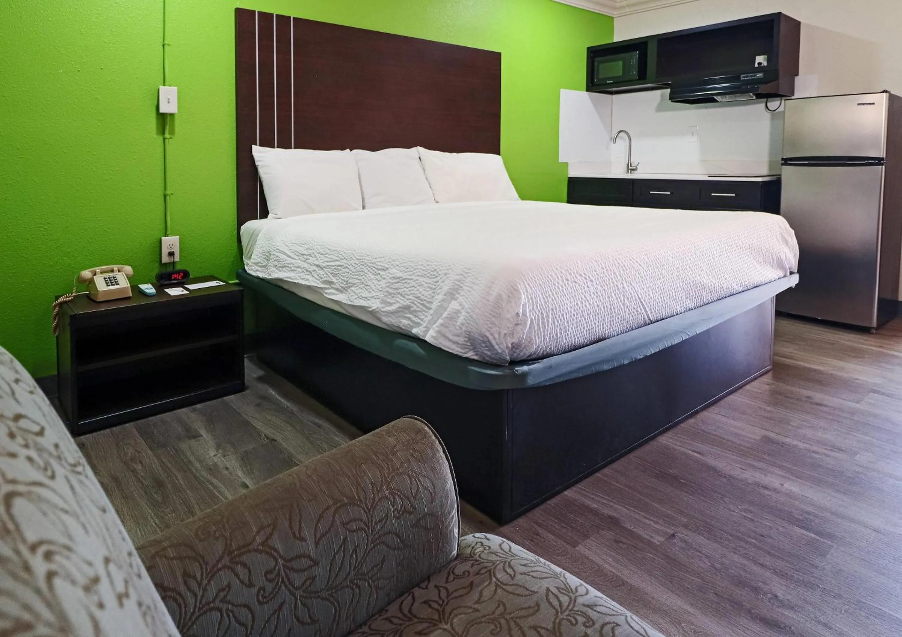 Bedroom, Bed in Rodeway Inn San Antonio Lackland AFB - SeaWorld