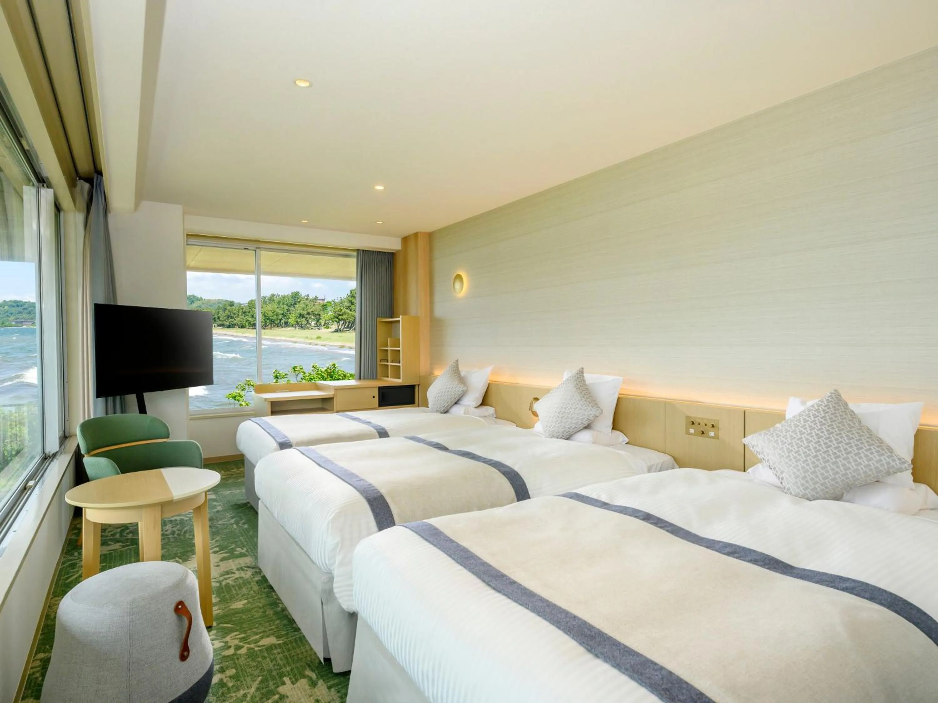 Photo of the whole room, Bed in KAMENOI HOTEL Hikone