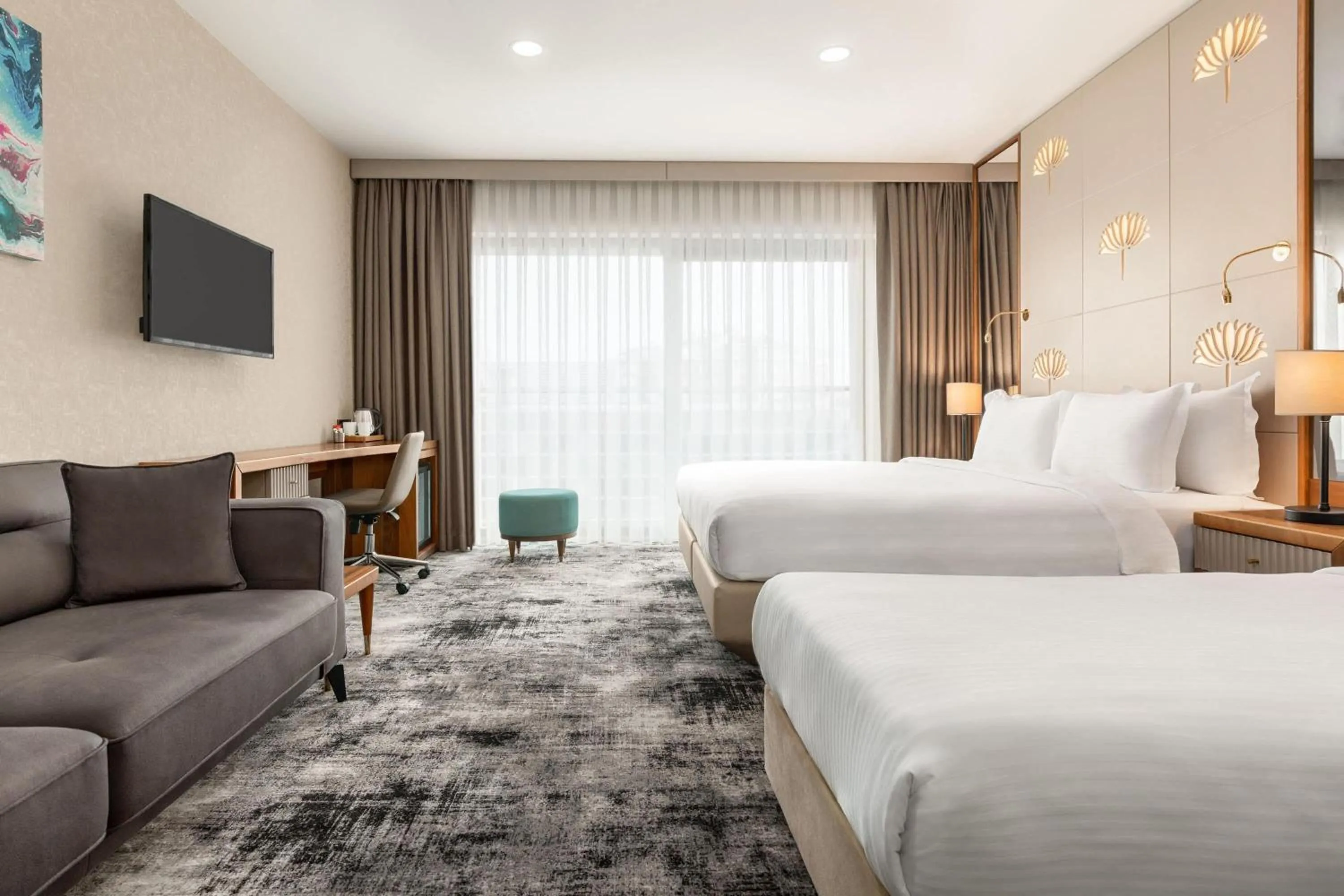 Photo of the whole room, Bed in Tryp by Wyndham Istanbul Topkapi