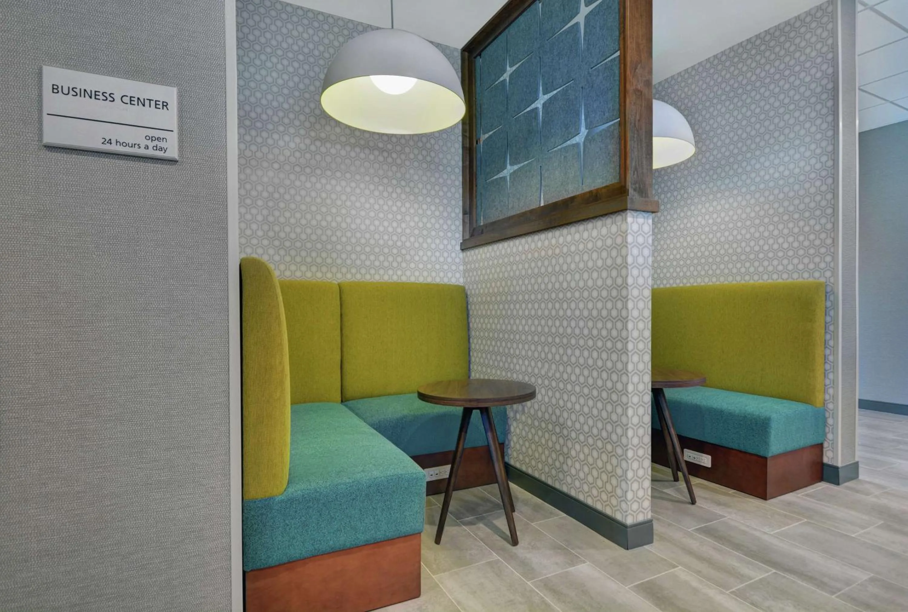 Meeting/conference room in Hampton Inn & Suites Middleburg, Fl