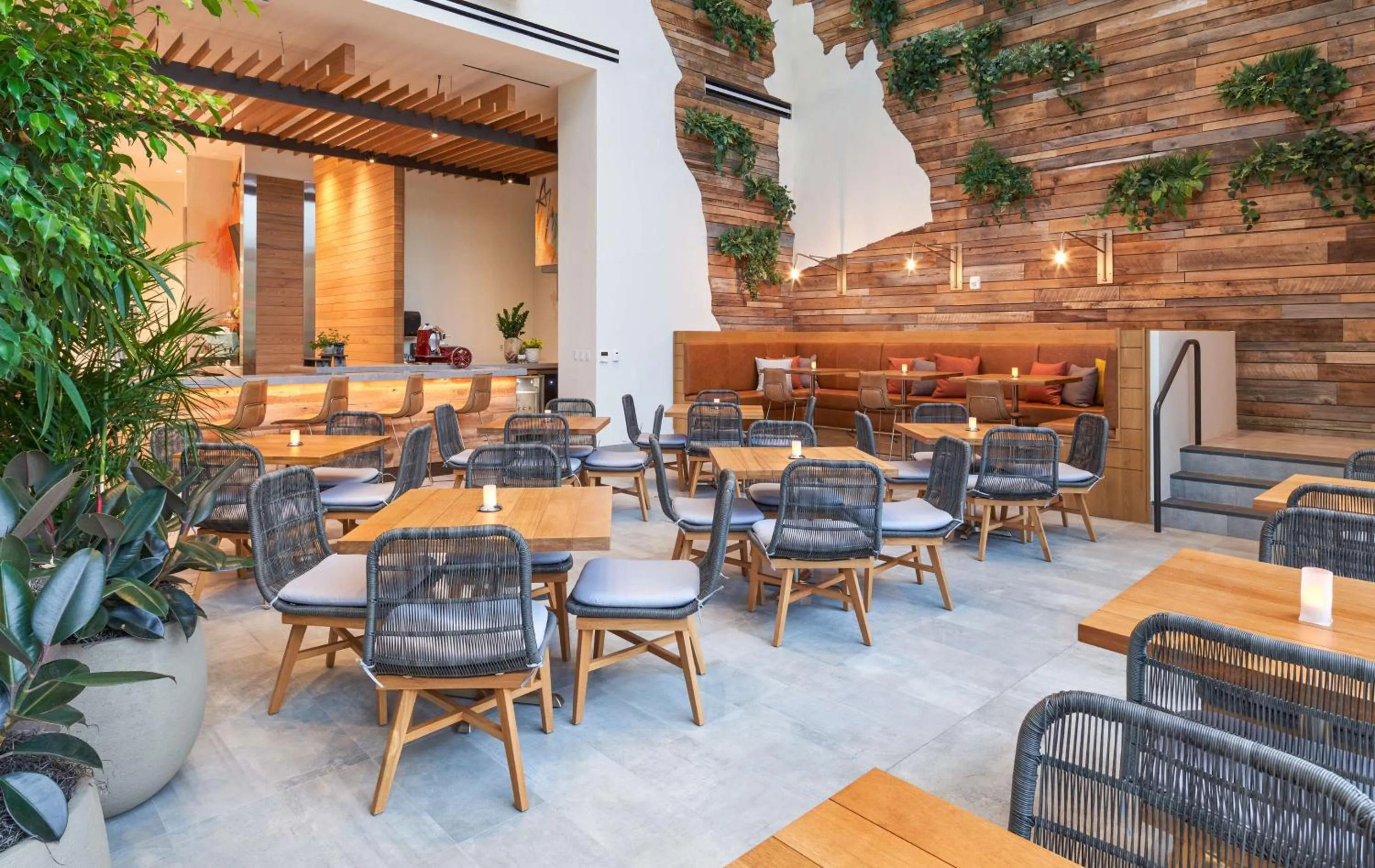 Restaurant/places to eat in Canopy West Palm Beach - Downtown