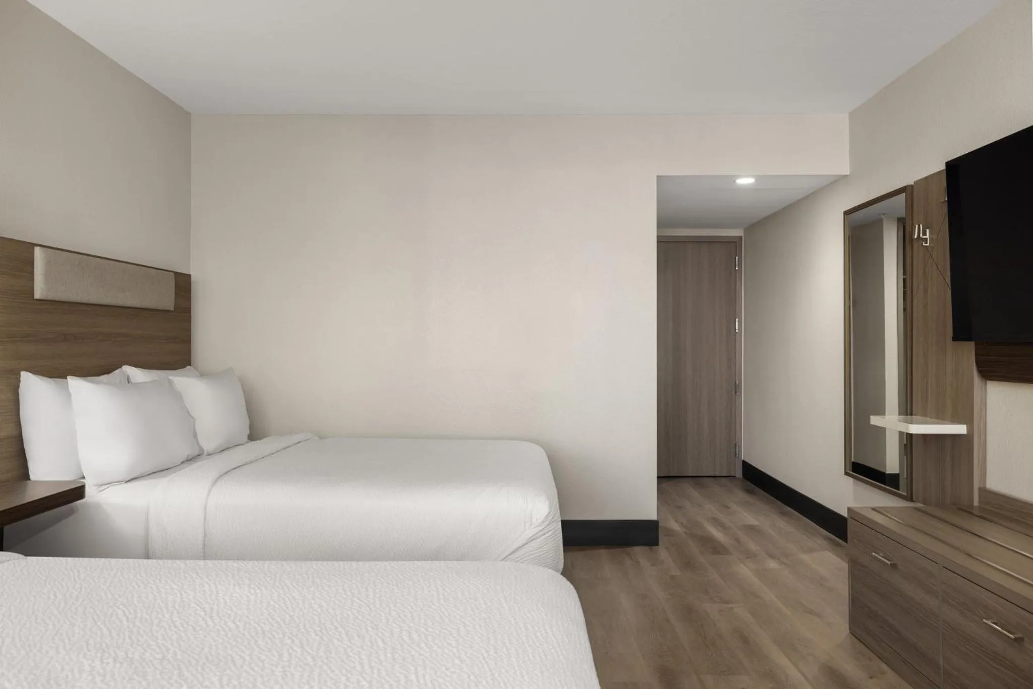 Photo of the whole room, Bed in Holiday Inn Express & Suites Phoenix - Midtown, an IHG Hotel