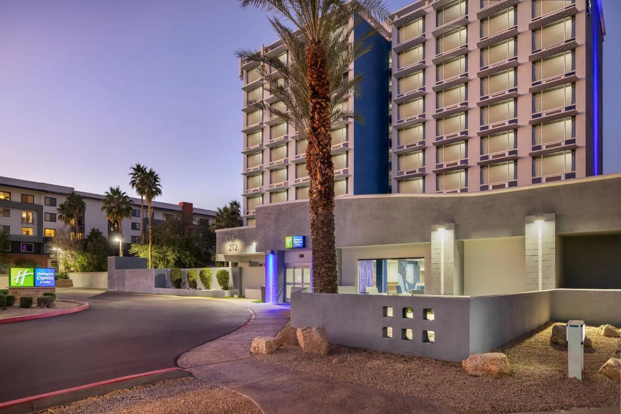 Property building in Holiday Inn Express & Suites Phoenix - Midtown, an IHG Hotel