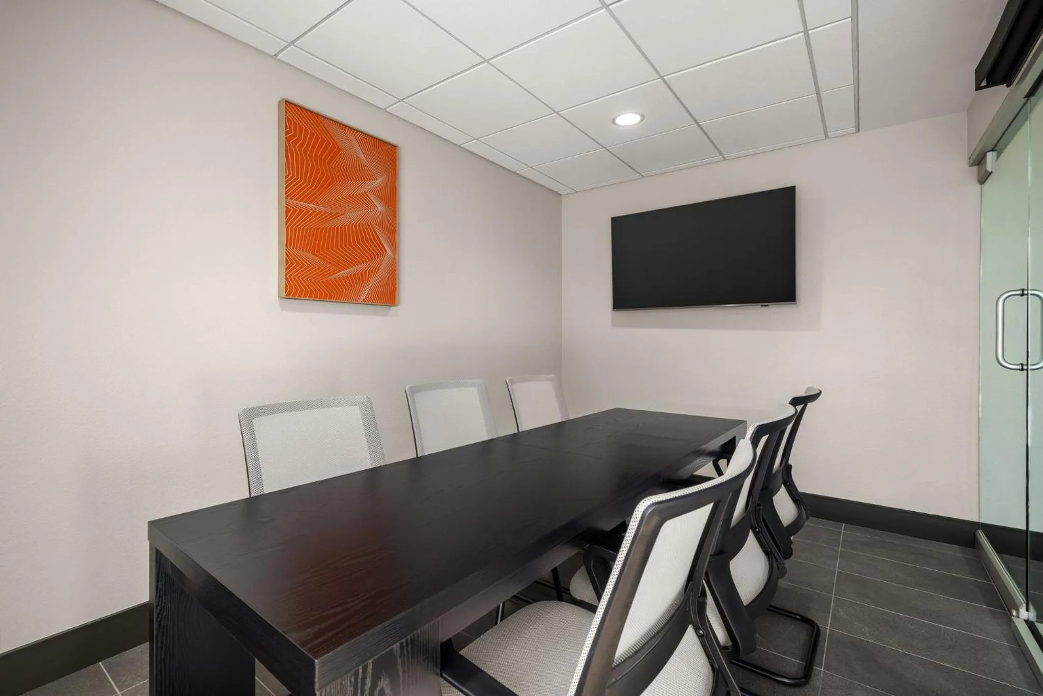 Meeting/conference room in Holiday Inn Express & Suites Phoenix - Midtown, an IHG Hotel