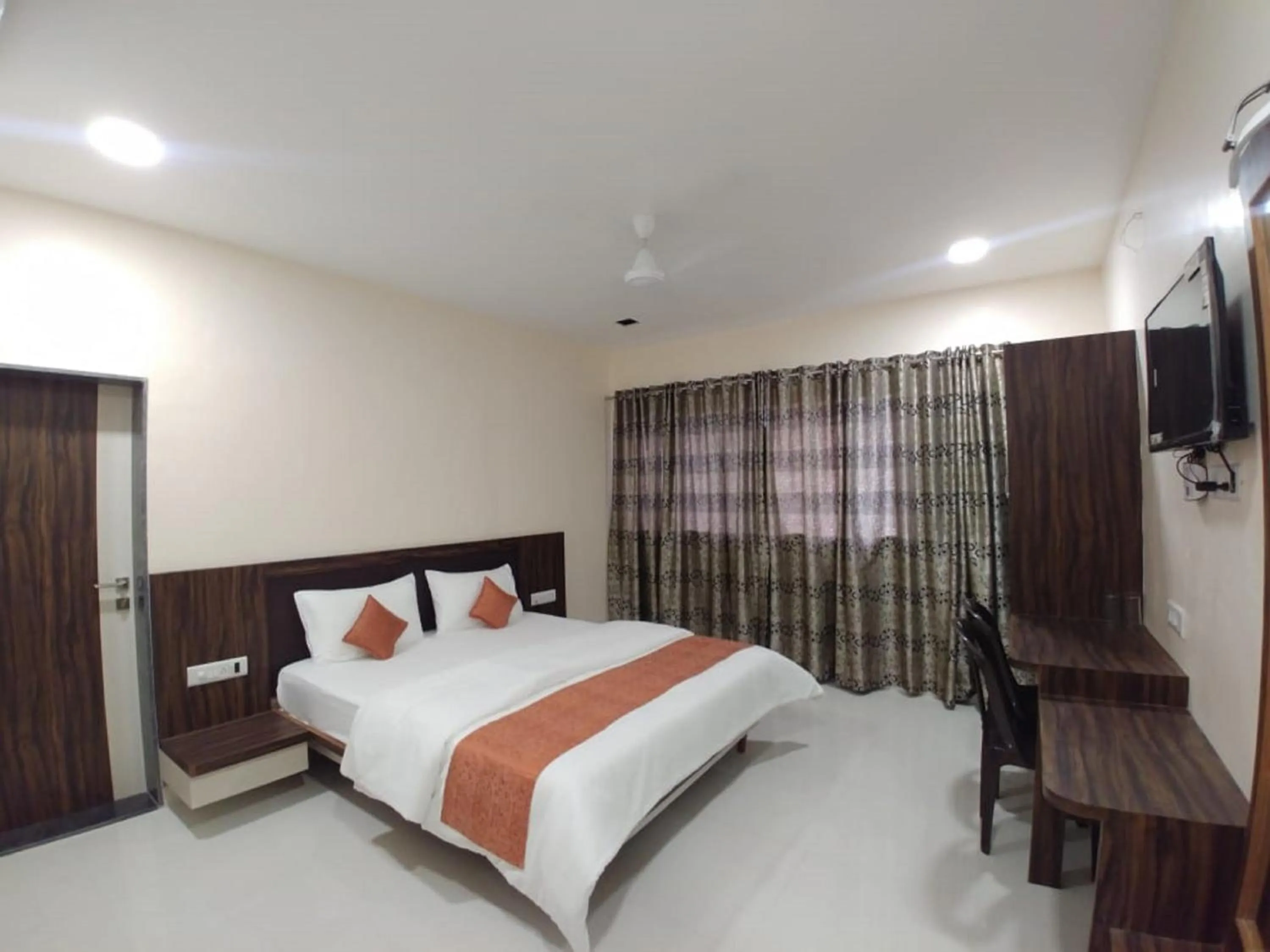 Bed in Hotel Matruchhaya Lonavala - Near Loanvala Station - Quality and Comfort