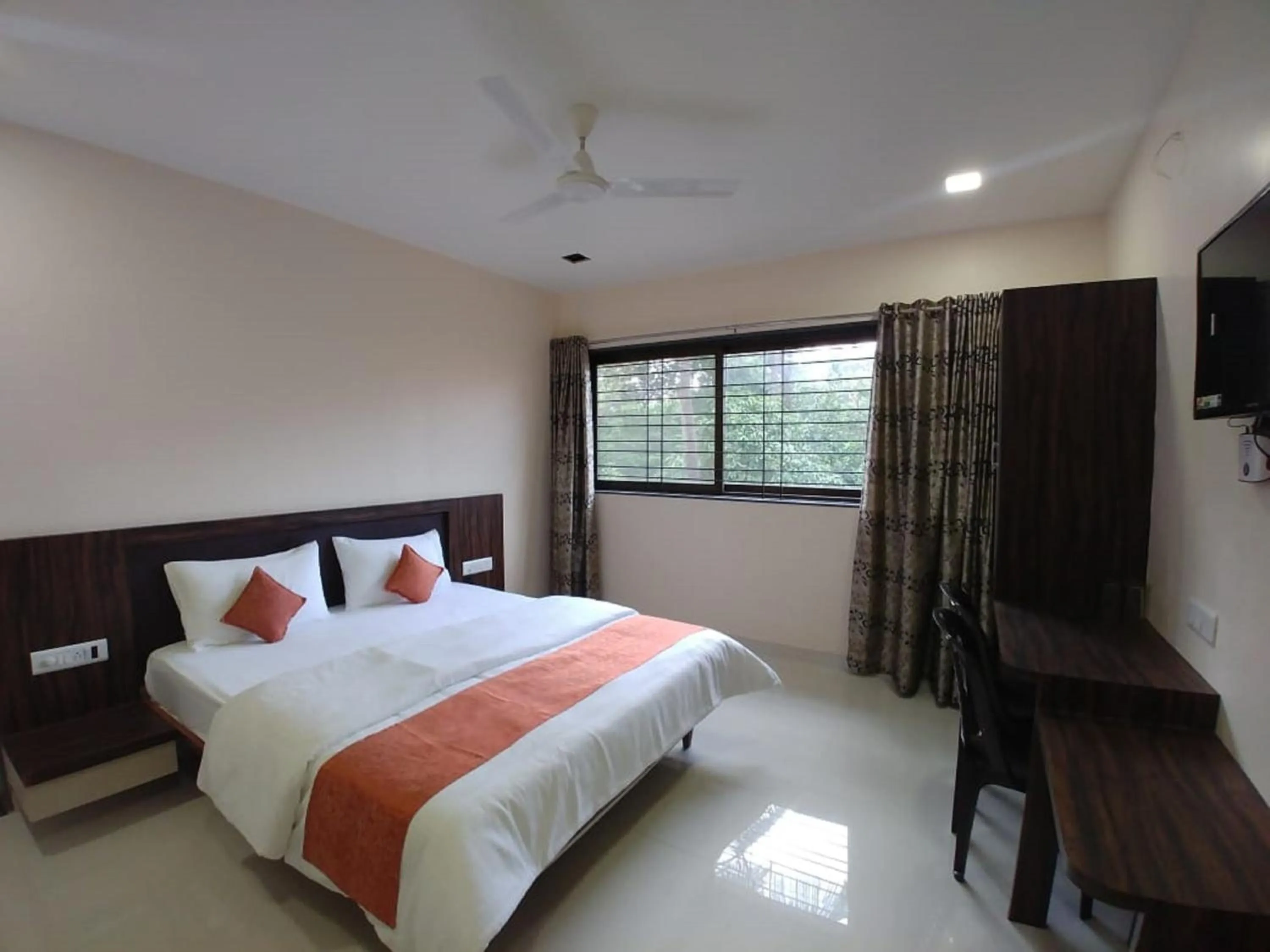 Bed in Hotel Matruchhaya Lonavala - Near Loanvala Station - Quality and Comfort