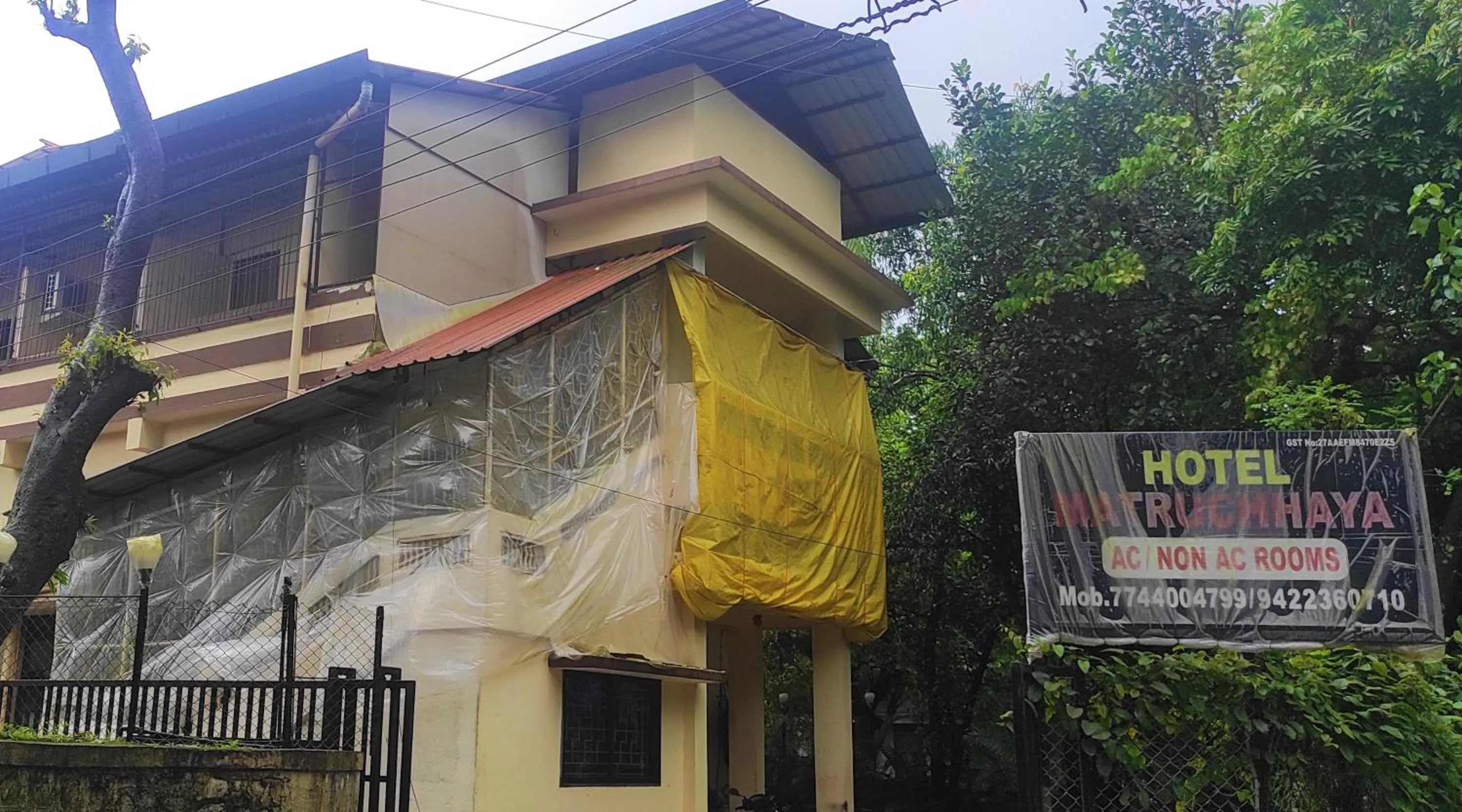 Property building in Hotel Matruchhaya Lonavala - Near Loanvala Station - Quality and Comfort