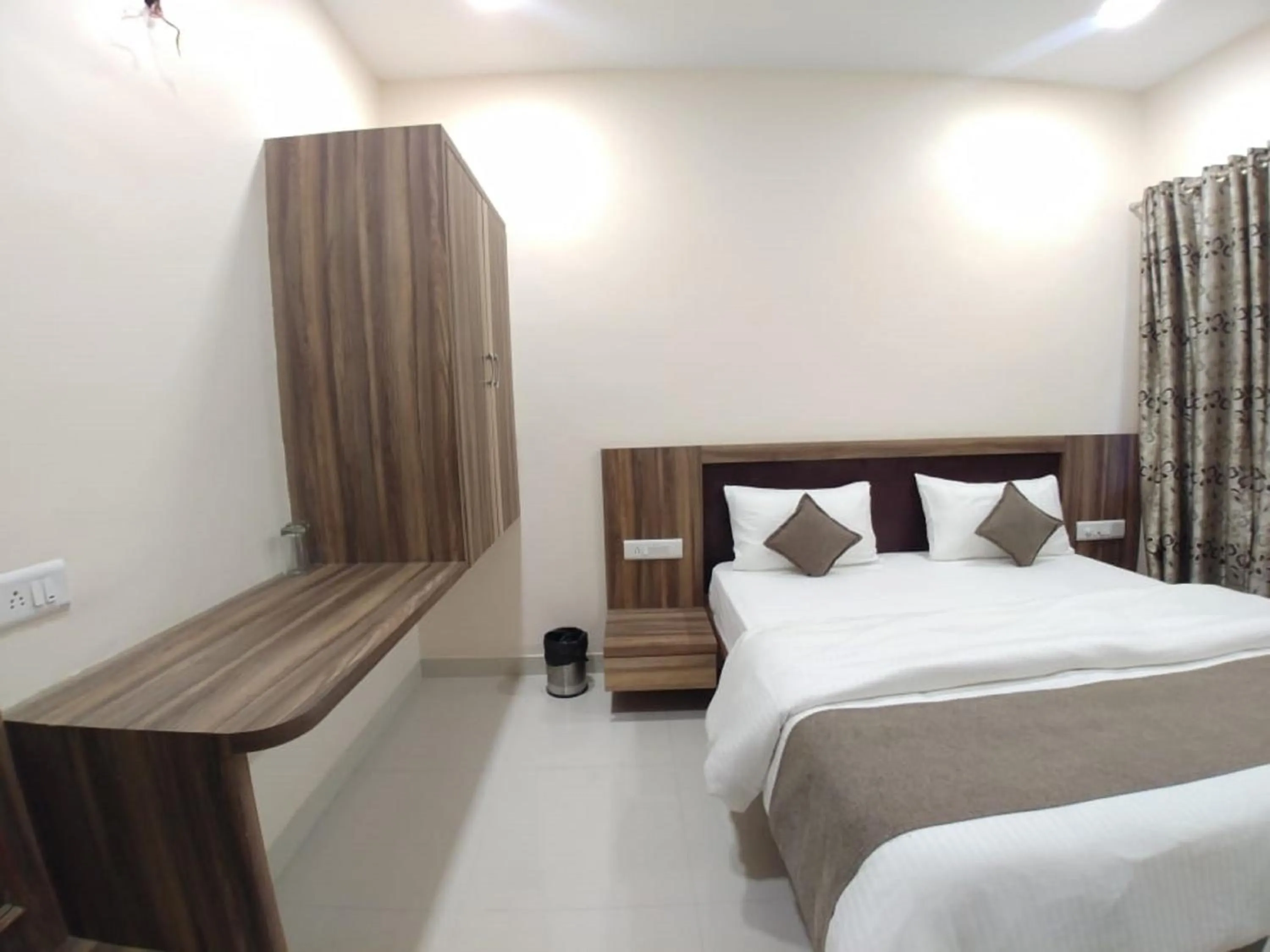 Bed in Hotel Matruchhaya Lonavala - Near Loanvala Station - Quality and Comfort