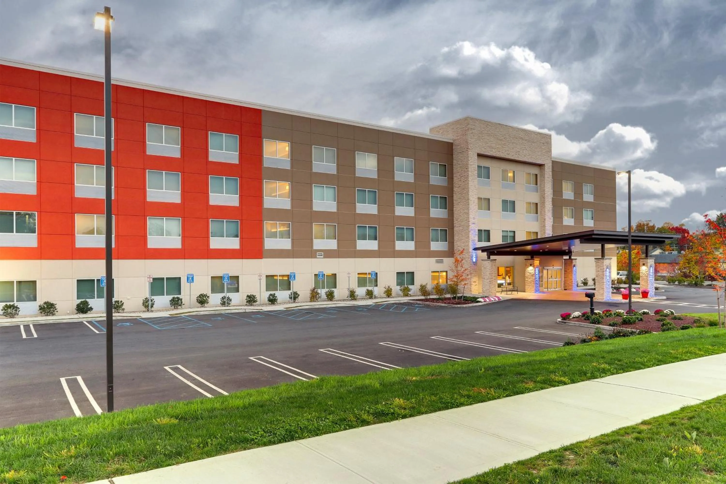 Property building in Holiday Inn Express & Suites - Middletown - Goshen by IHG