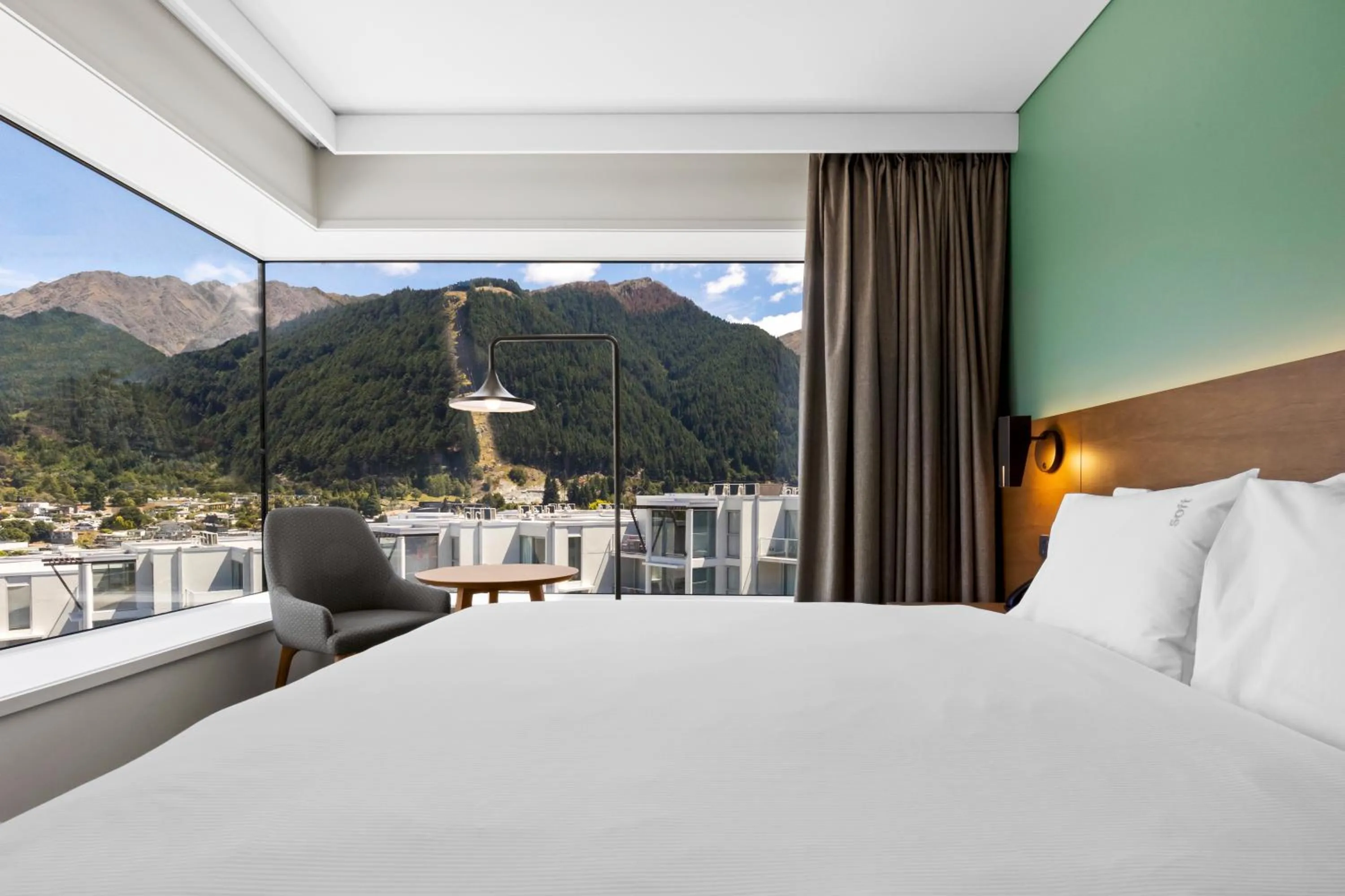 Nearby landmark, Bed in Holiday Inn Express & Suites Queenstown by IHG