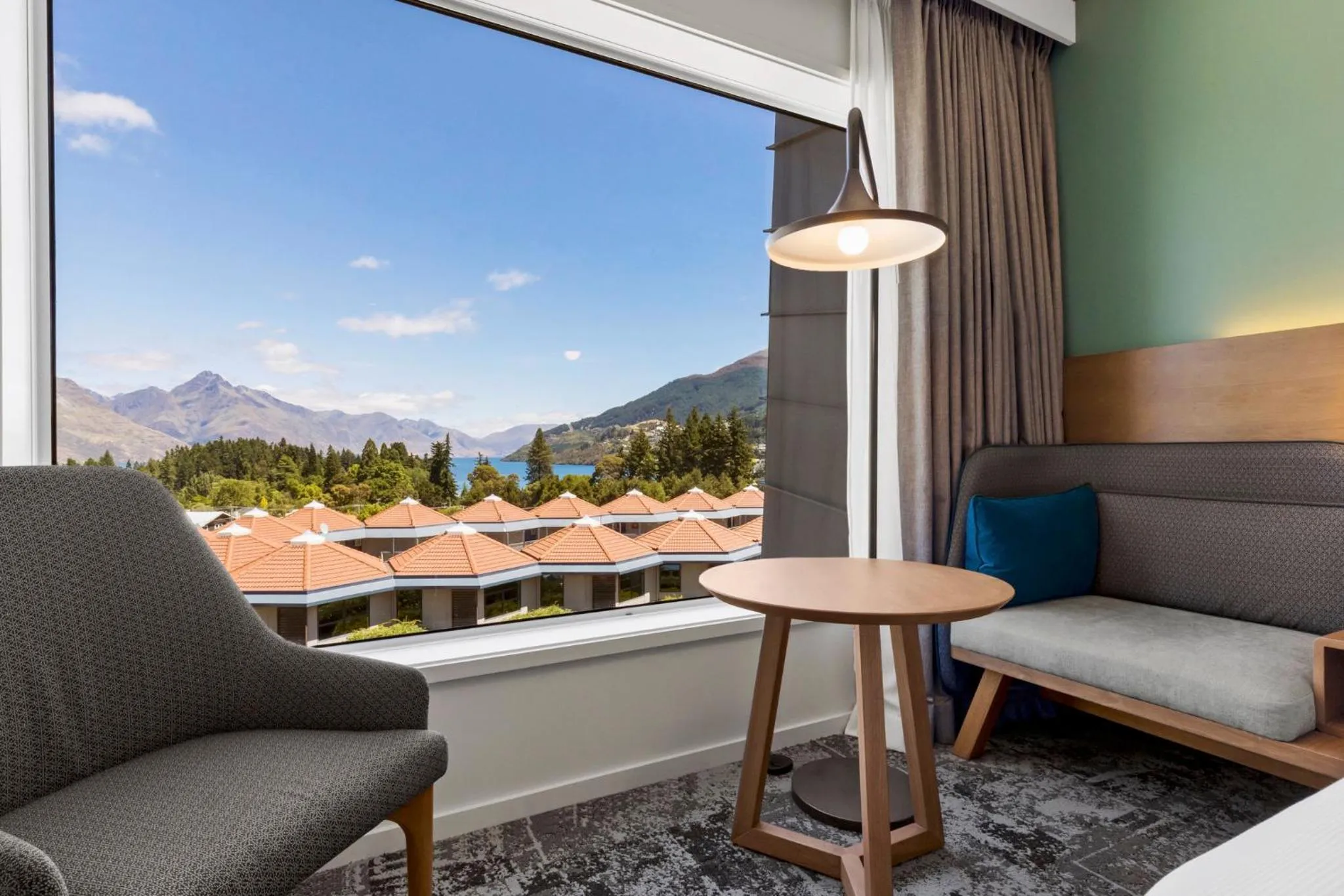 Photo of the whole room in Holiday Inn Express & Suites Queenstown by IHG