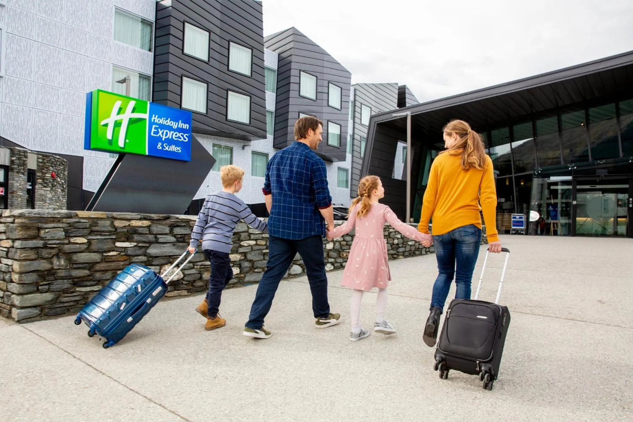Facade/entrance in Holiday Inn Express & Suites Queenstown by IHG