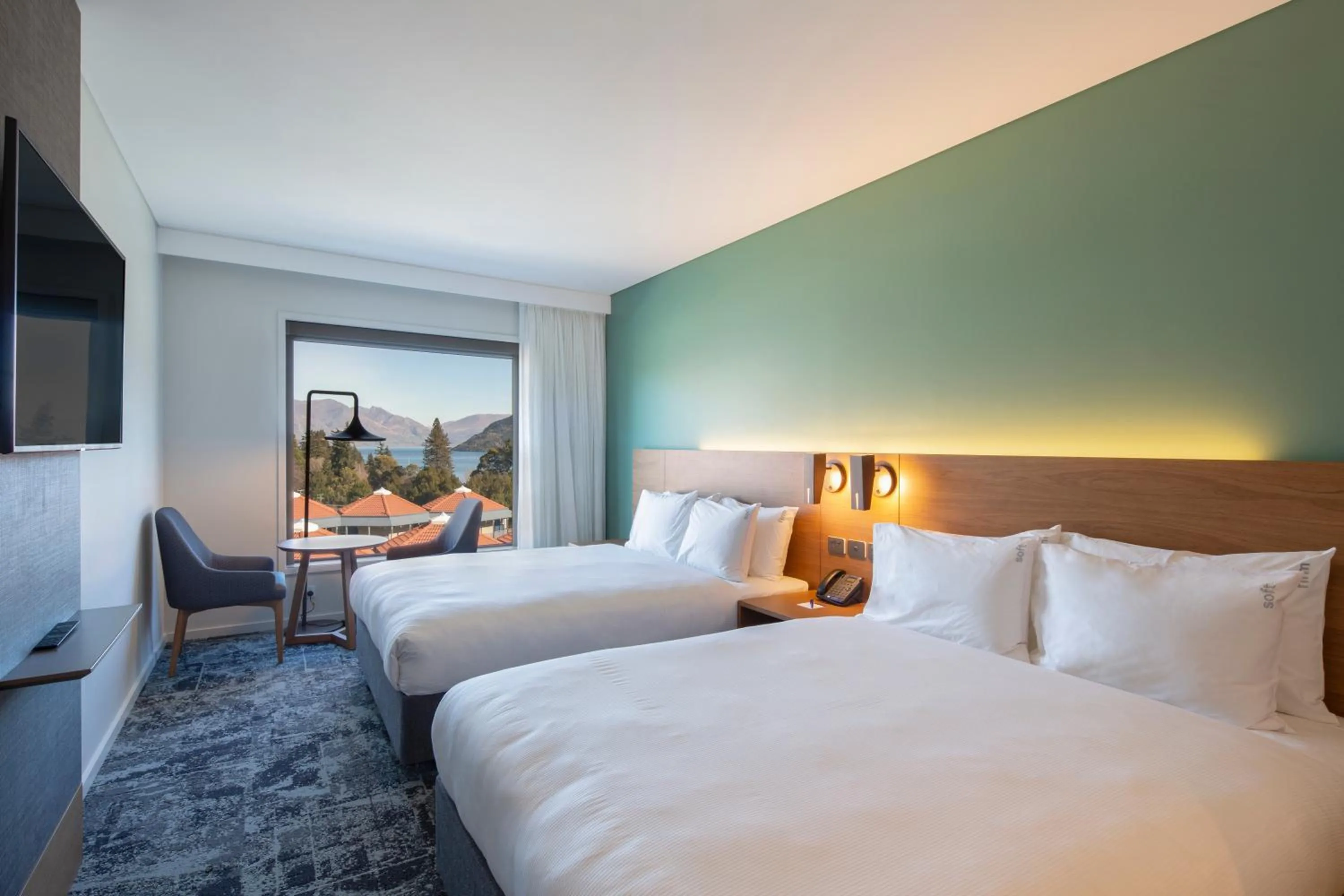 Bedroom, Bed in Holiday Inn Express & Suites Queenstown by IHG