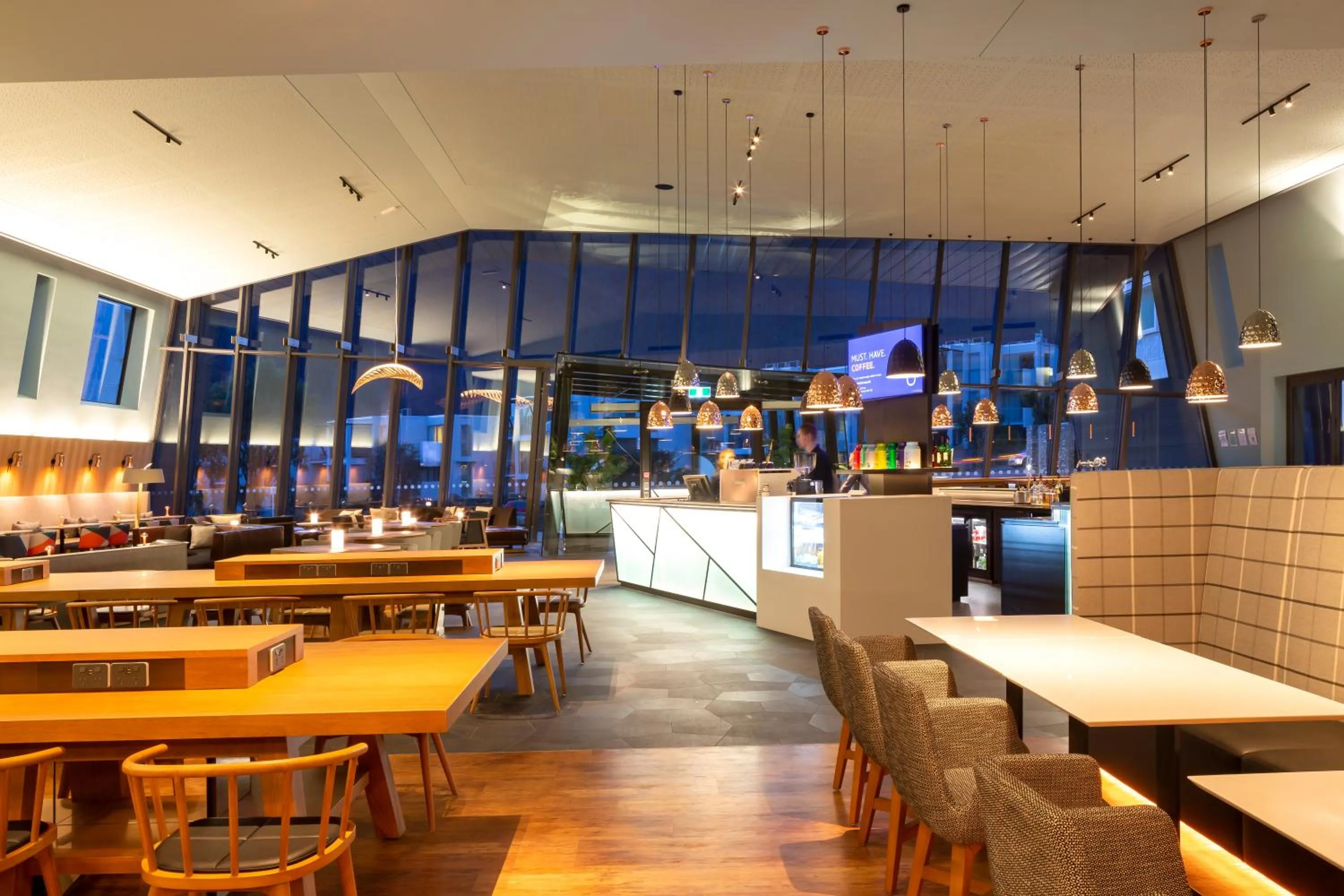 Restaurant/places to eat in Holiday Inn Express & Suites Queenstown by IHG