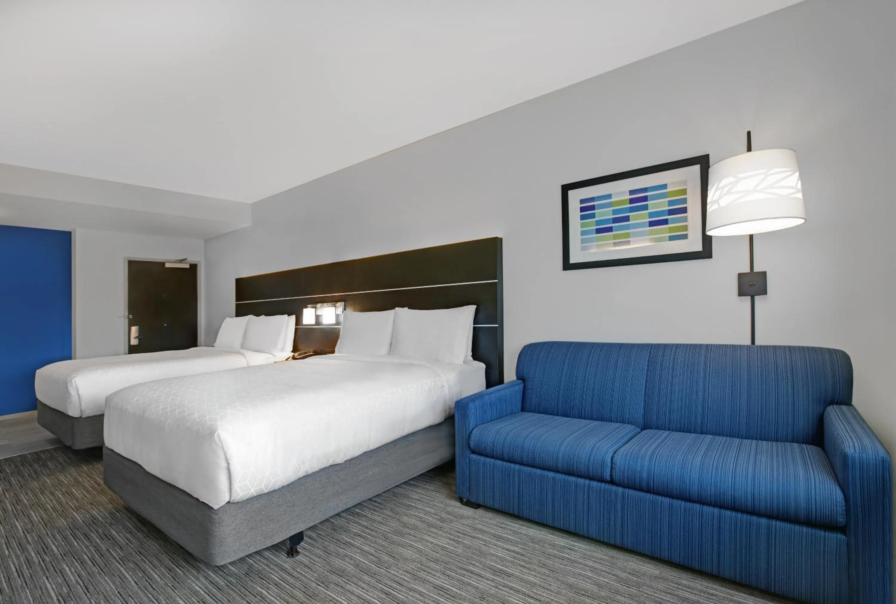 Photo of the whole room, Bed in Holiday Inn Express & Suites - Milwaukee - Brookfield by IHG