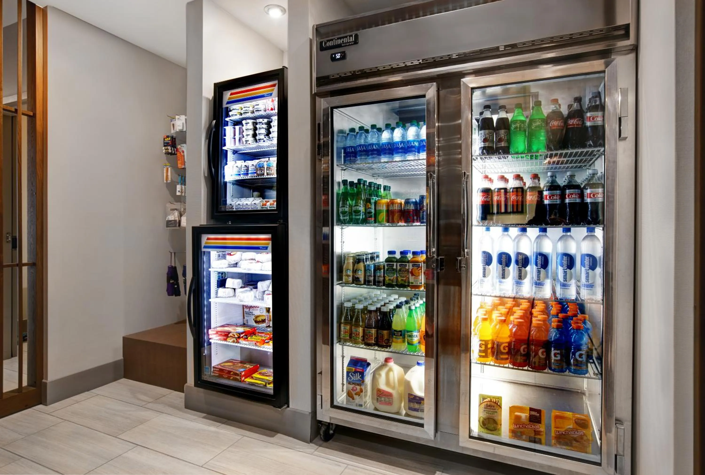 Lobby or reception in Holiday Inn Express & Suites - Milwaukee - Brookfield by IHG