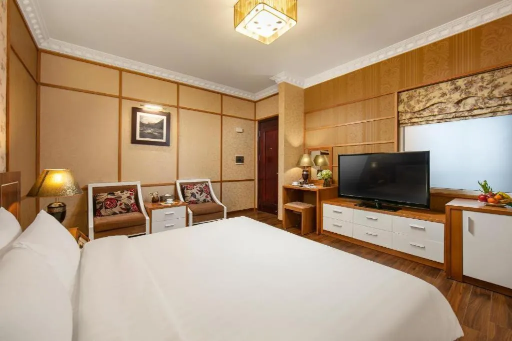 TV and multimedia, Bed in Nesta Boutique Hotel Hanoi
