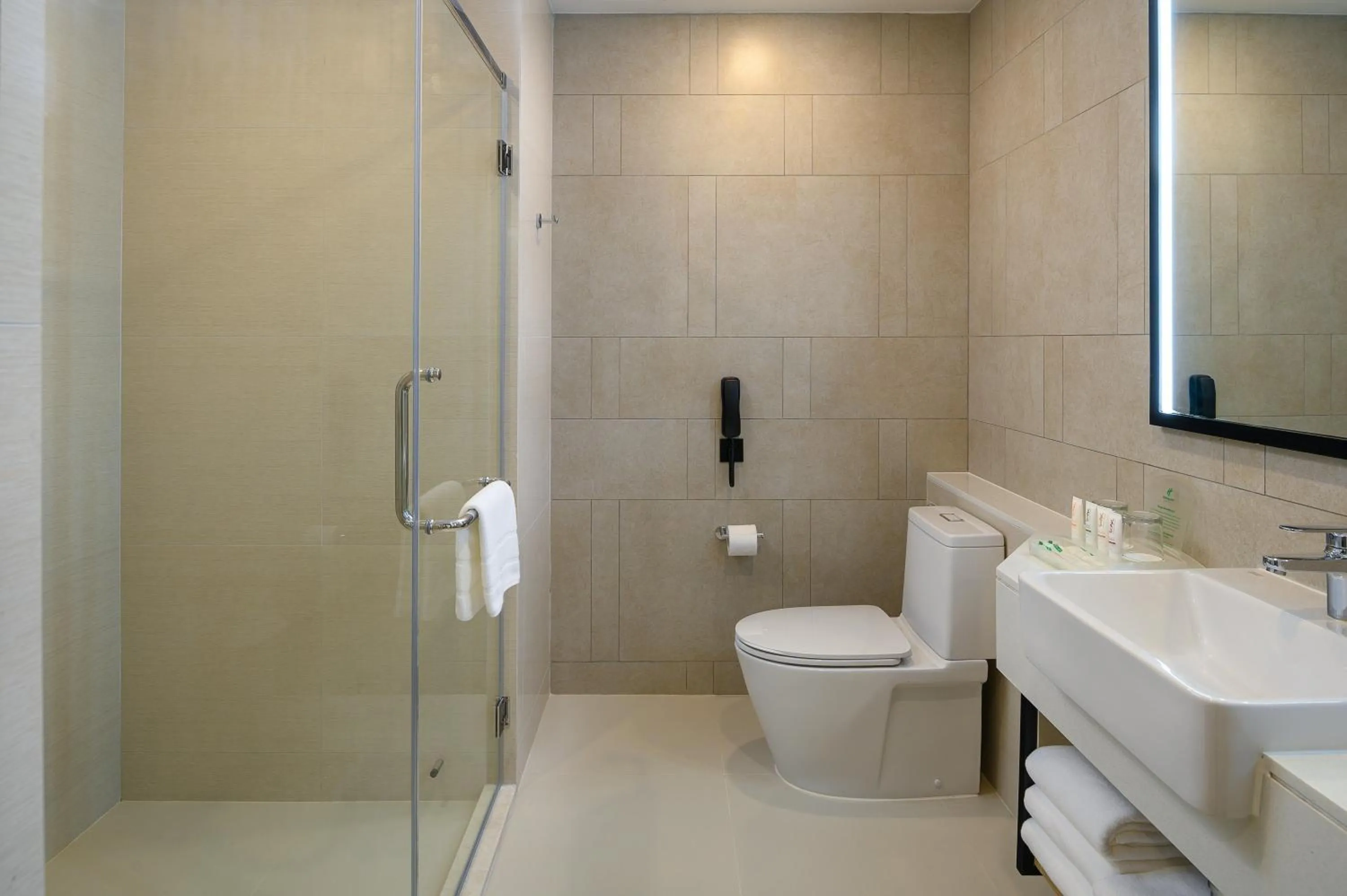 Bathroom in Holiday Inn & Suites Siracha Laemchabang by IHG
