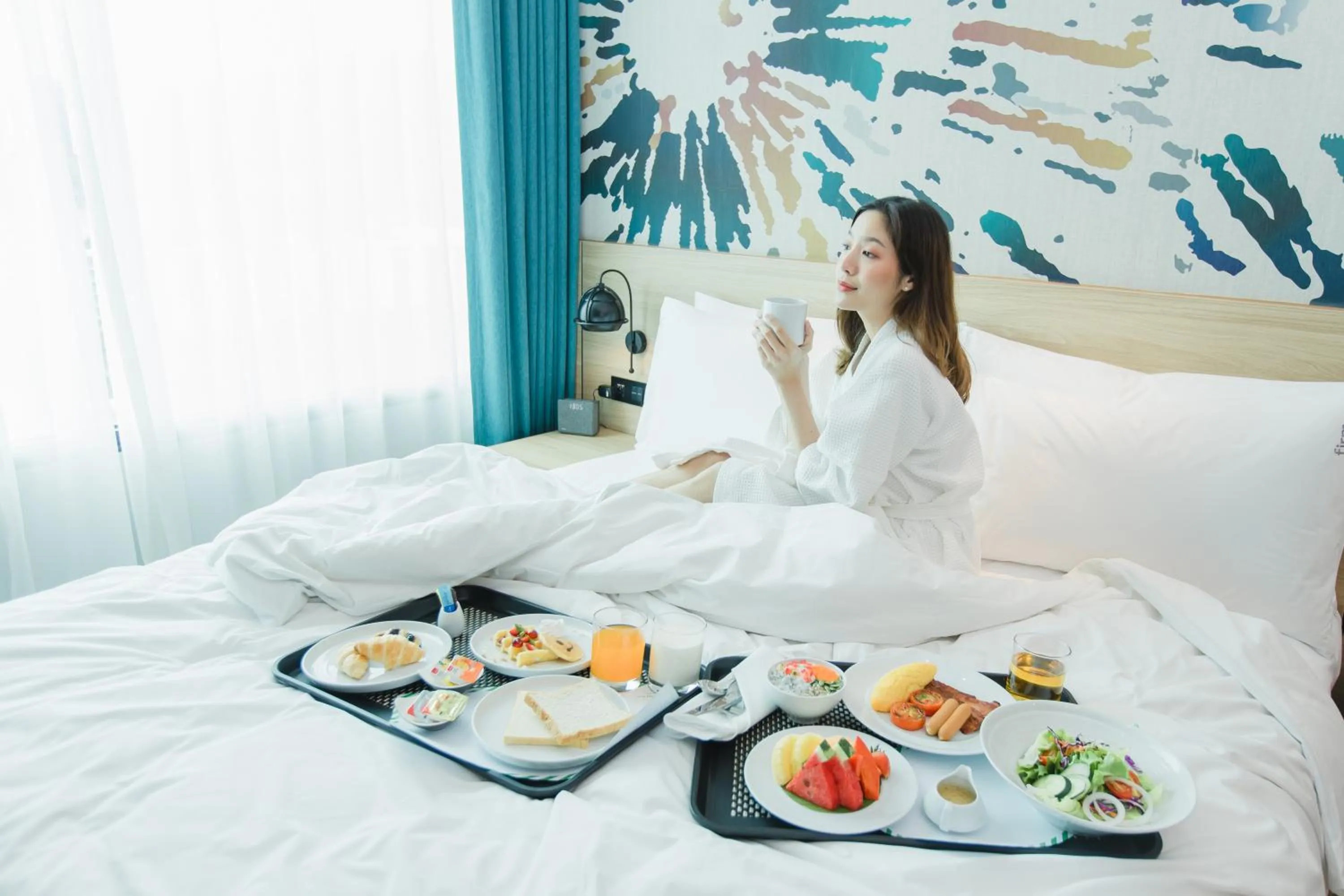 room service, Bed in Holiday Inn & Suites Siracha Laemchabang by IHG