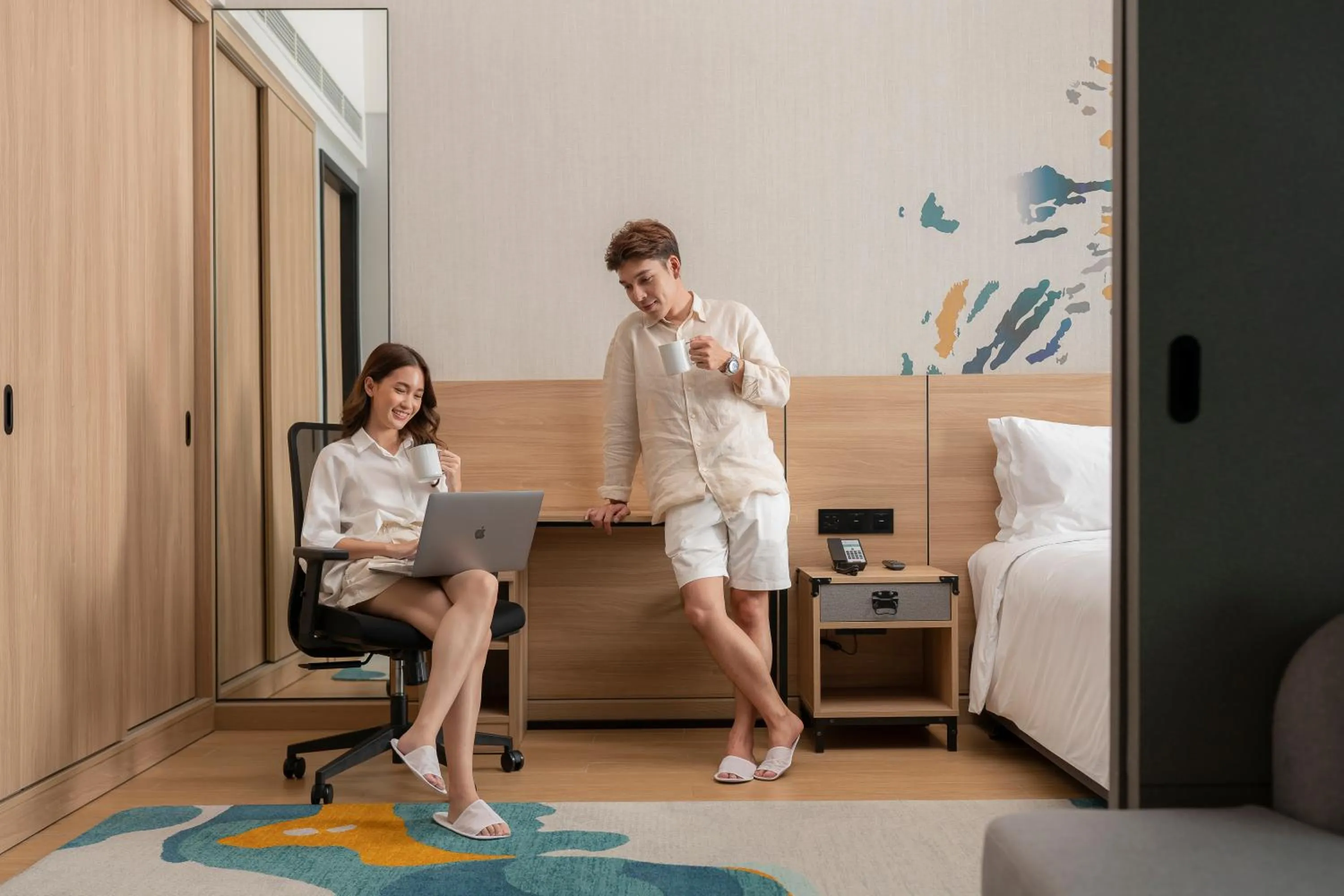 People, Bed in Holiday Inn & Suites Siracha Laemchabang by IHG