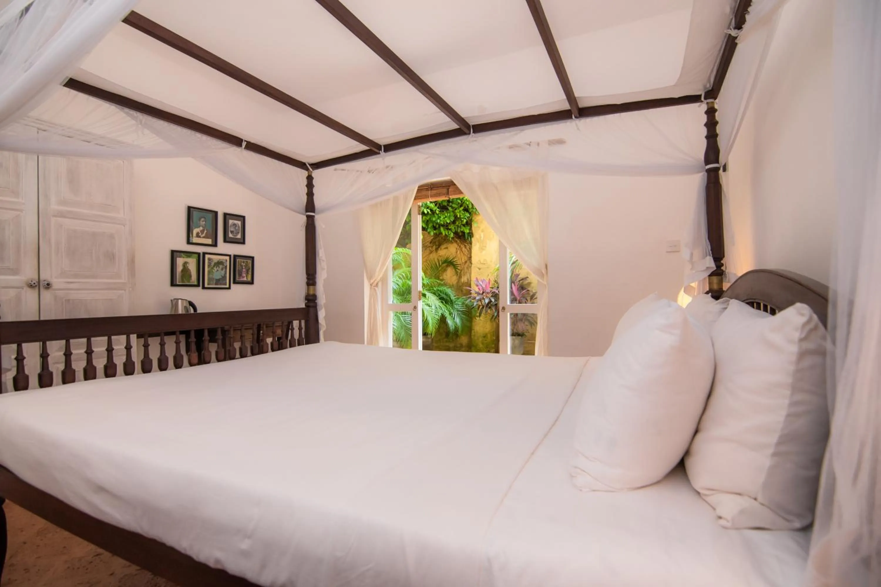 Photo of the whole room, Bed in Mango House - Galle Fort
