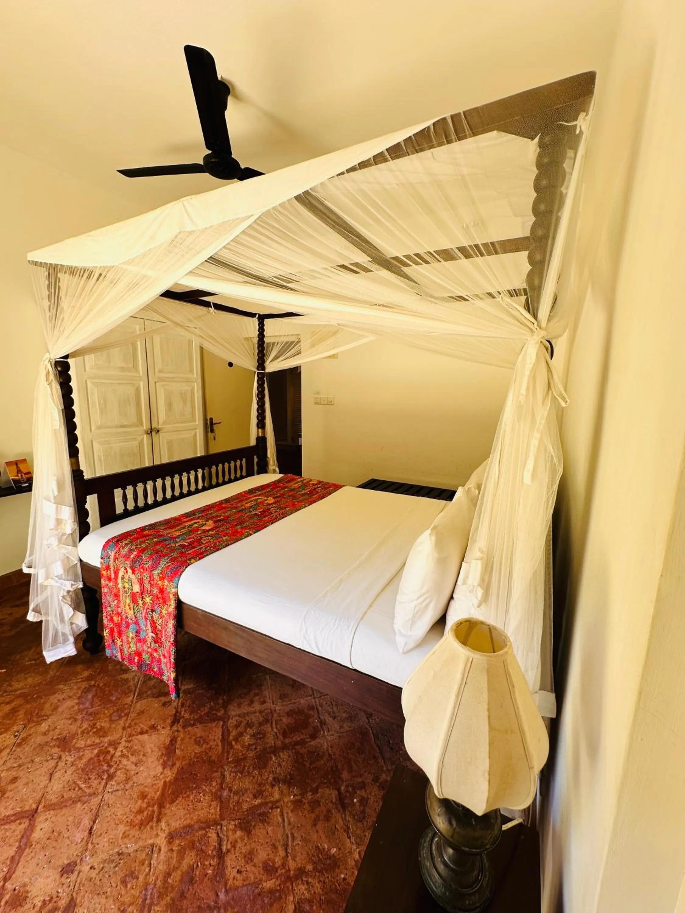 Bed in Mango House - Galle Fort