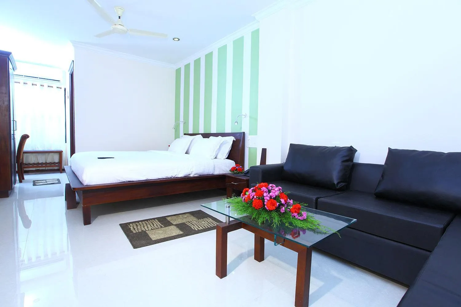 Photo of the whole room, Bed in Hotel Pearl Palace