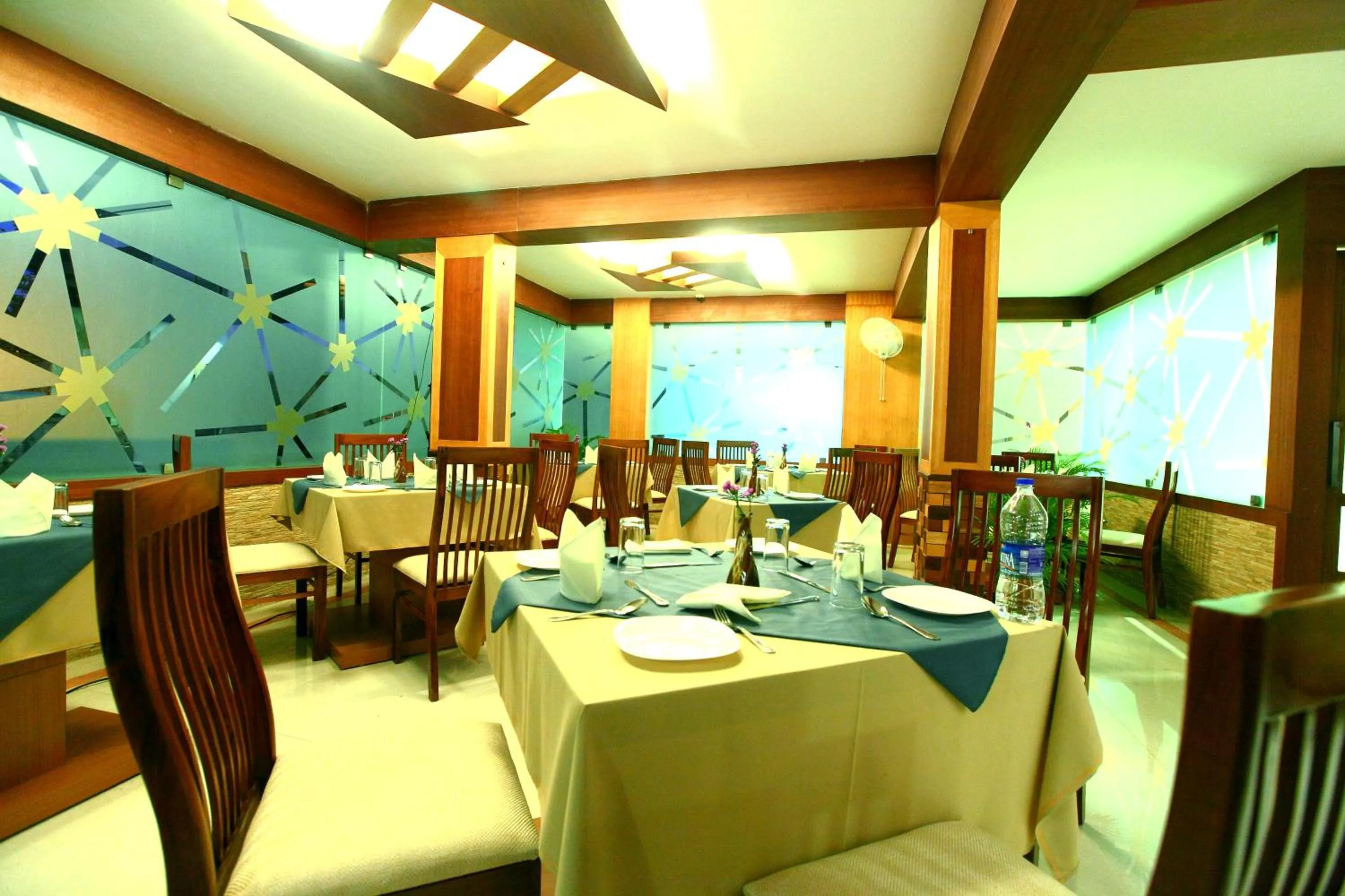 Restaurant/places to eat in Hotel Pearl Palace