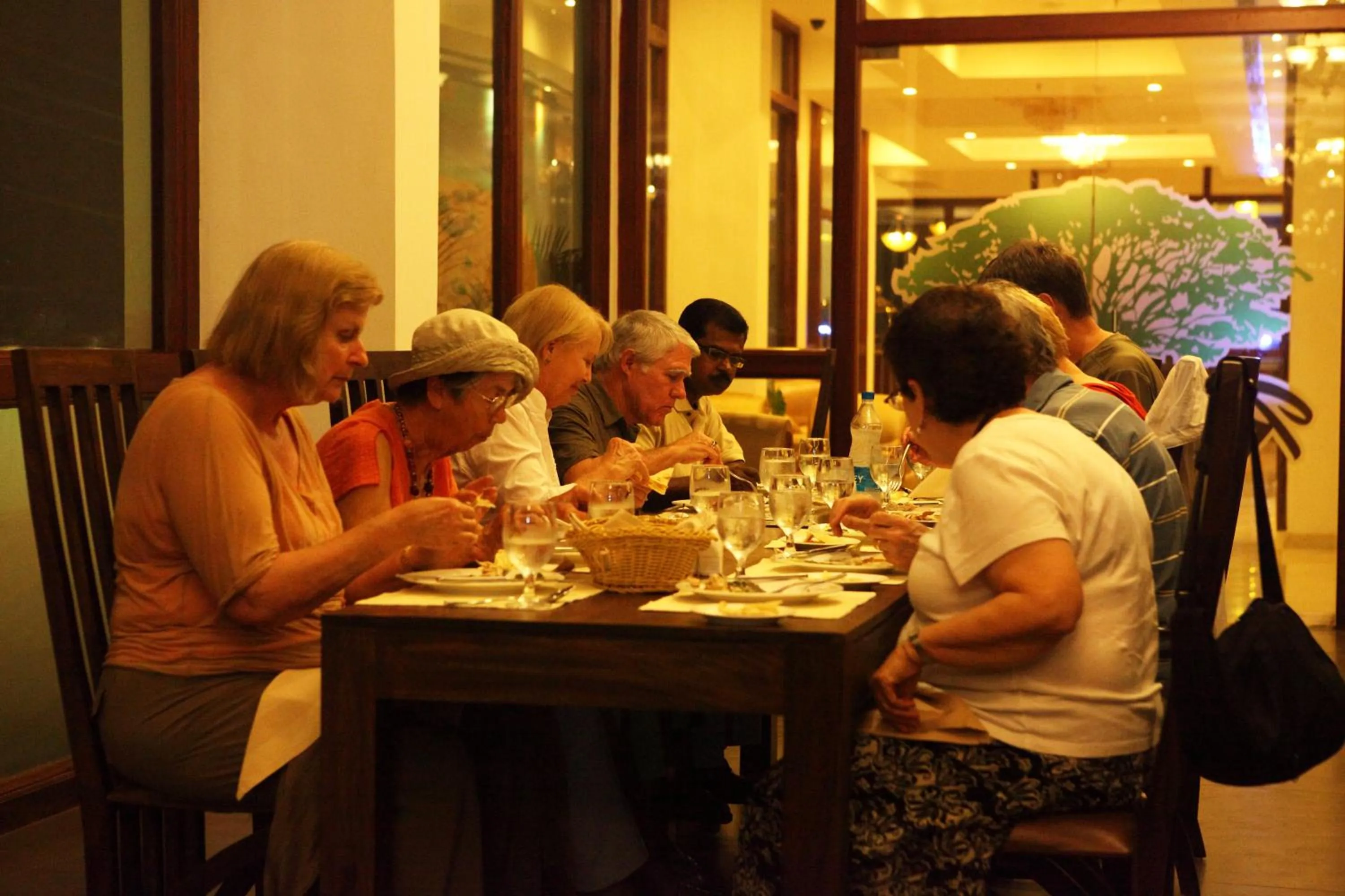 Restaurant/places to eat in No. 18 Hotel