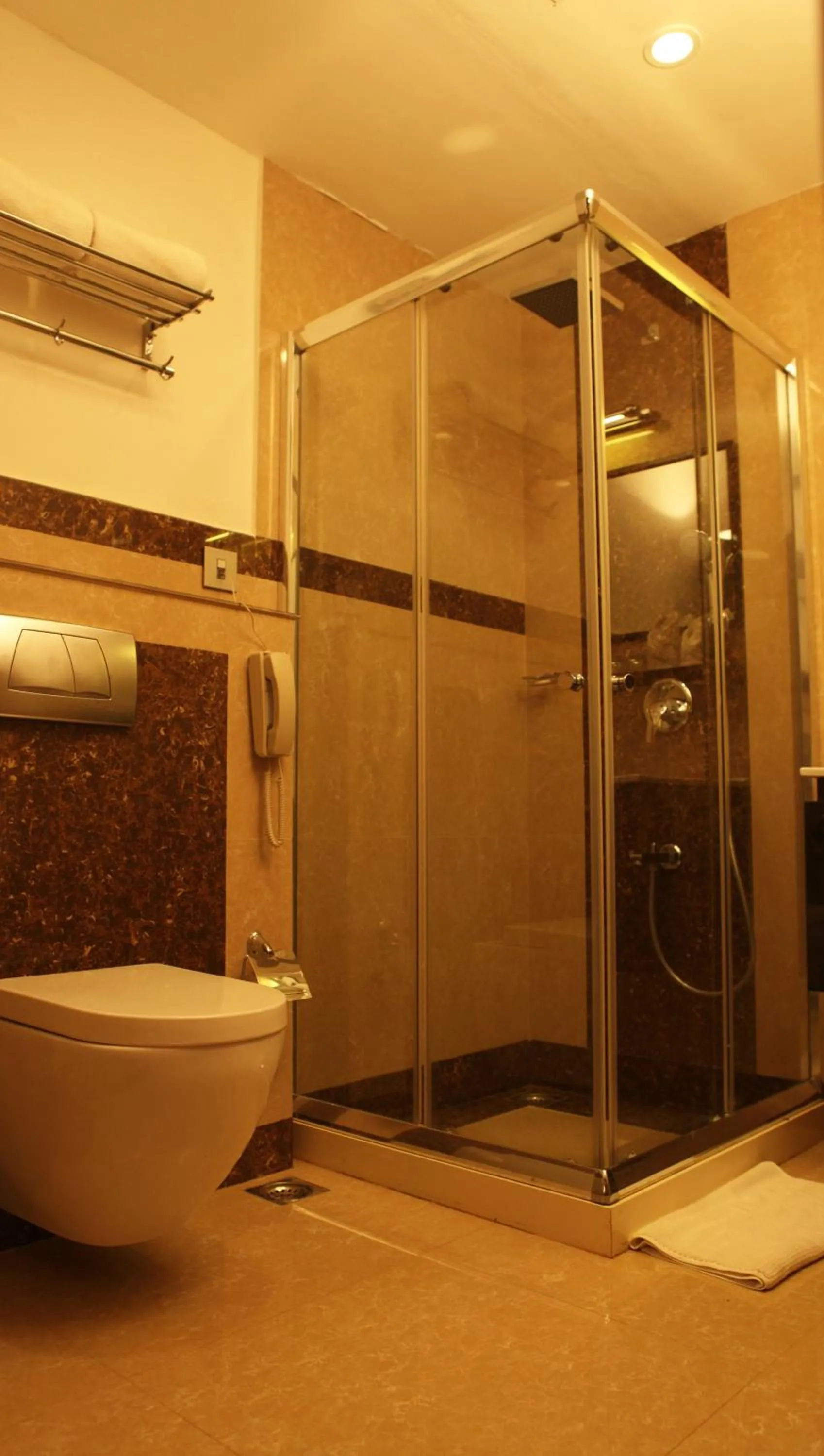 Toilet in No. 18 Hotel