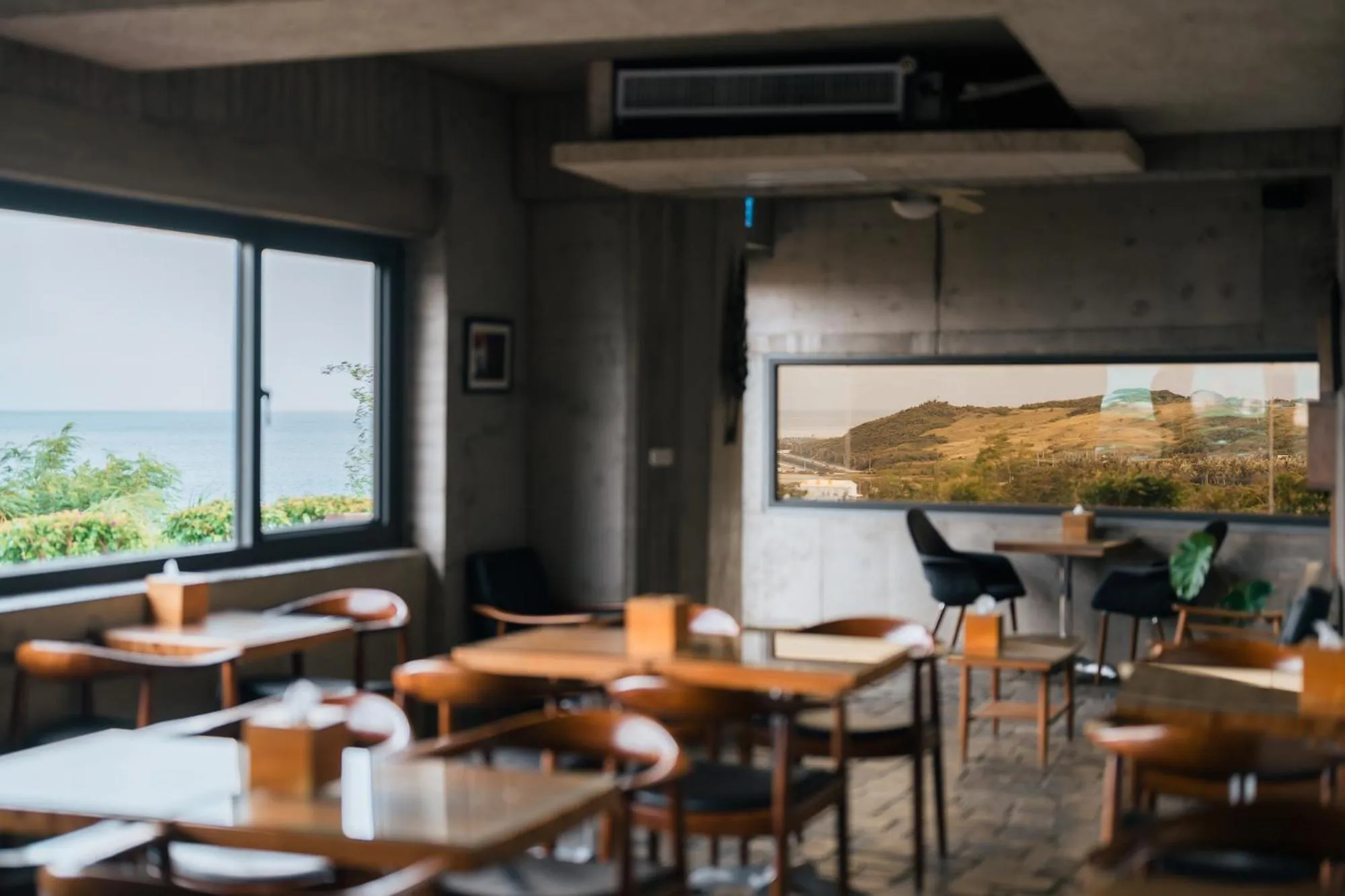 Restaurant/places to eat in The Light