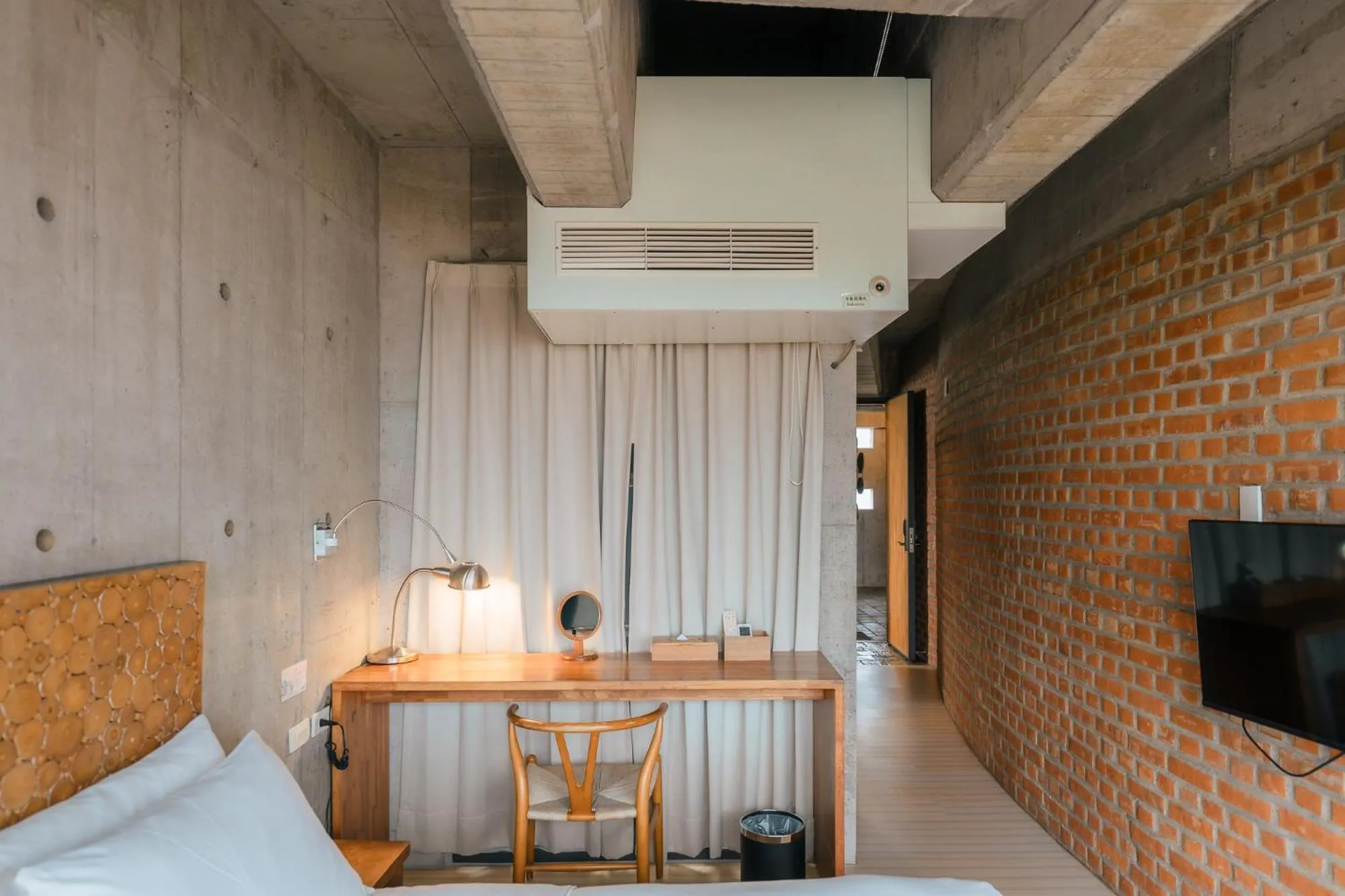 TV and multimedia, Bed in The Light