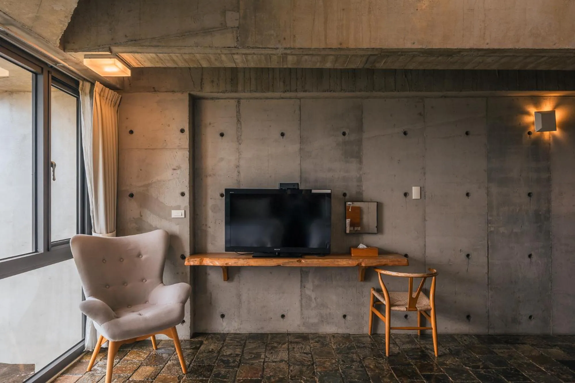 TV and multimedia in The Light