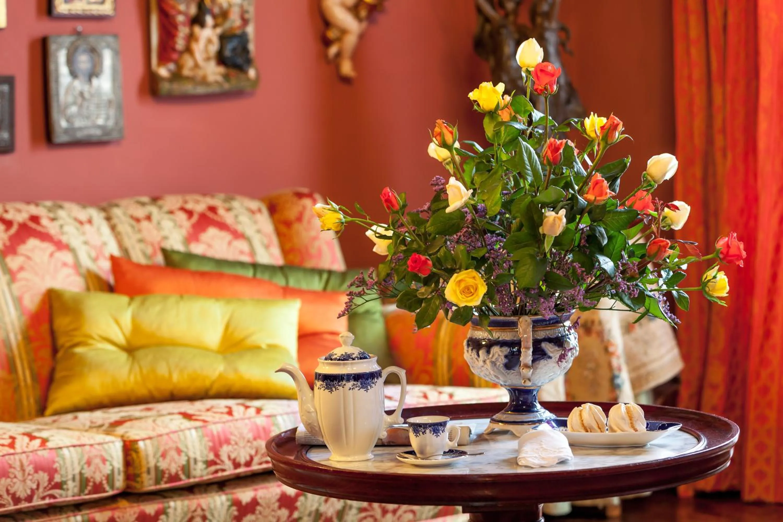 Communal lounge/ TV room in Hotel Emblemático San Marcos